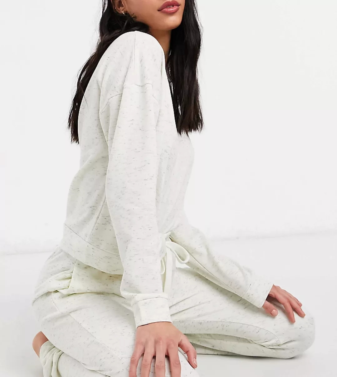 ASOS DESIGN Tall – Basic-Set mit Sweatshirt und Jogginghose in Hellbeige-Ne günstig online kaufen