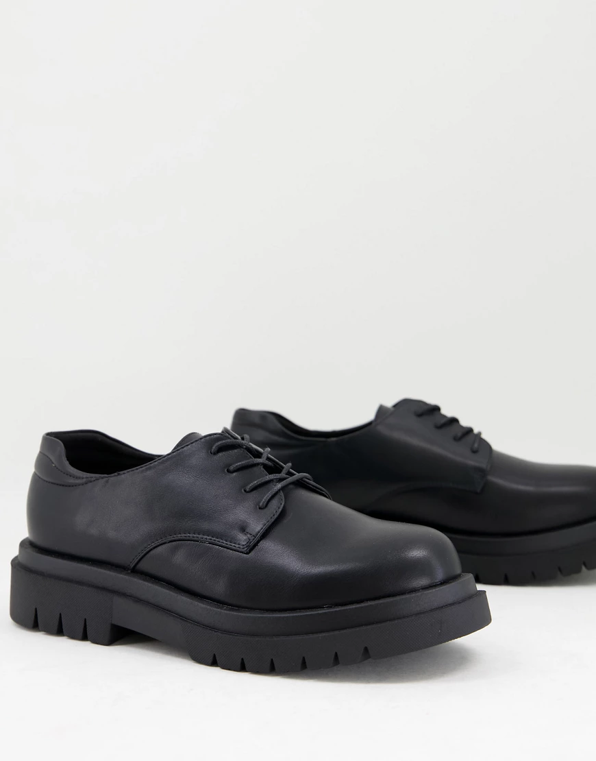 Truffle Collection – Schnürschuhe aus schwarzem Kunstleder mit dicker Sohle günstig online kaufen