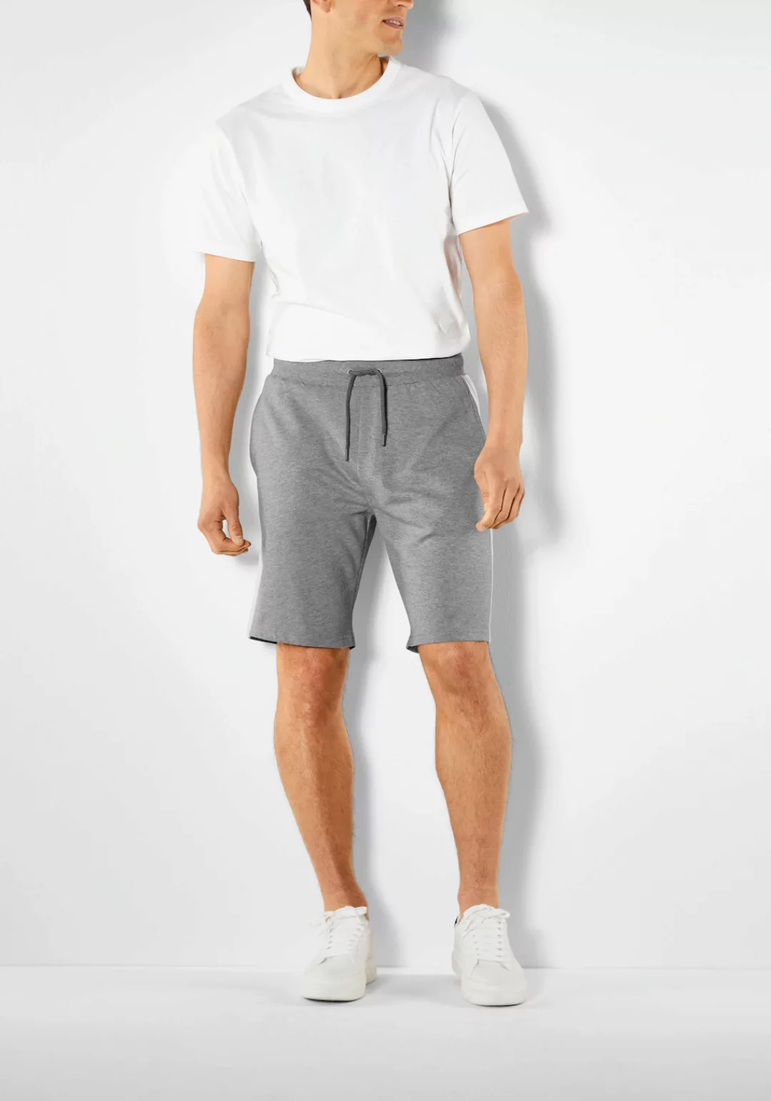 H.I.S Sweatshorts seitlicher Streifen mit Logodruck günstig online kaufen