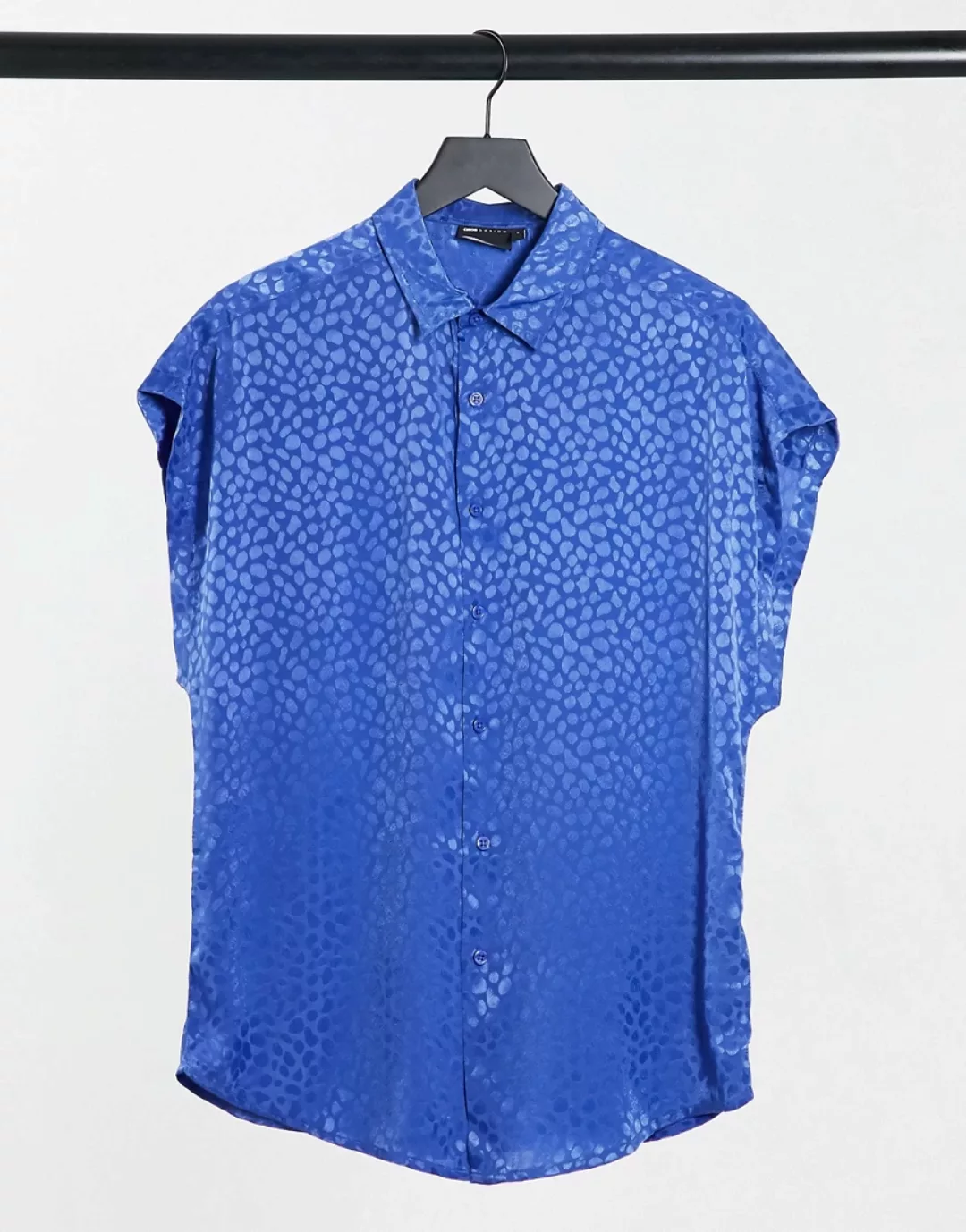 ASOS DESIGN – Bluse mit Flügelärmeln aus Satin-Jacquard in leuchtendem Blau günstig online kaufen