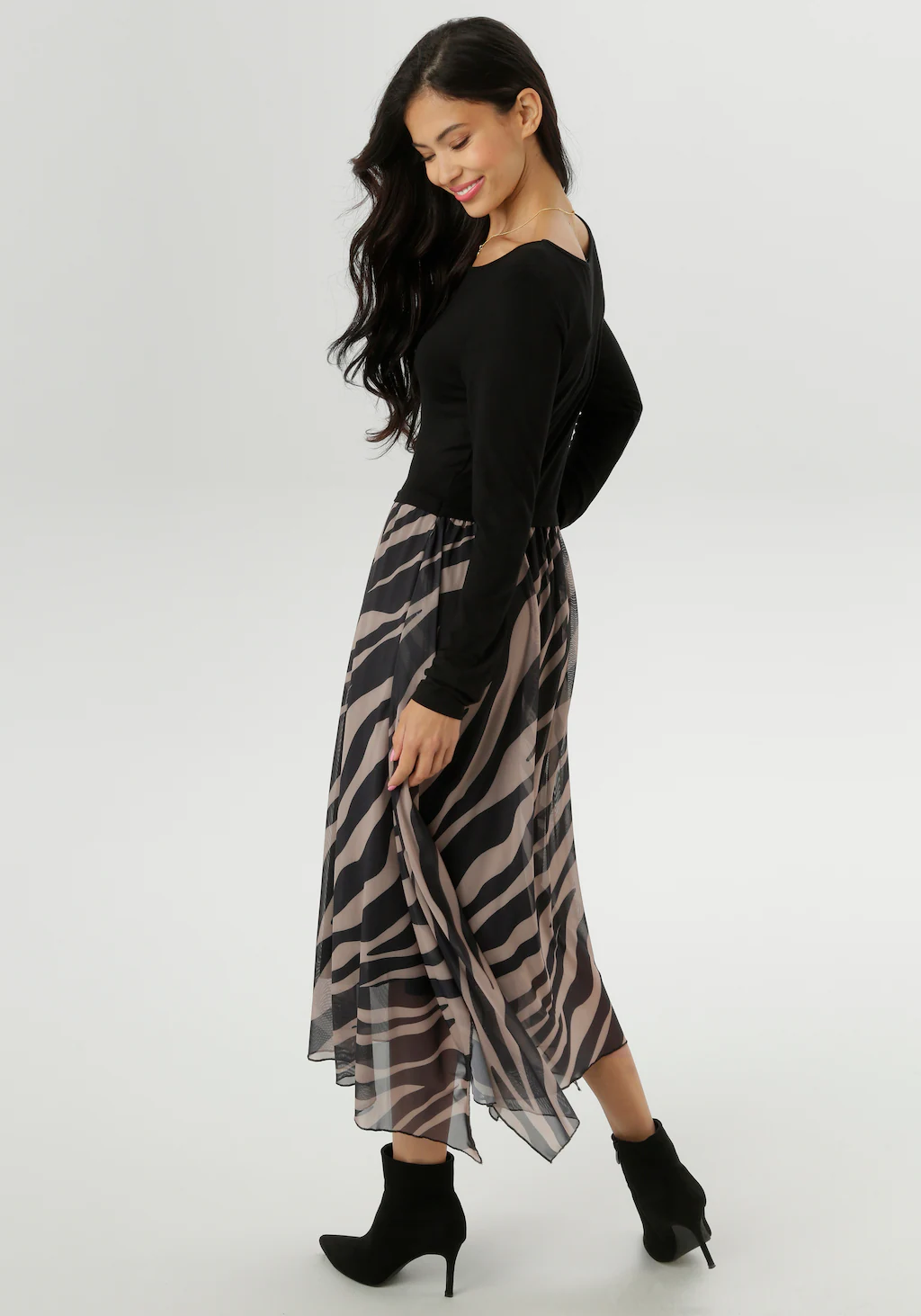 Aniston SELECTED Jerseykleid, im Materialmix mit trendigen Animalprint - NE günstig online kaufen