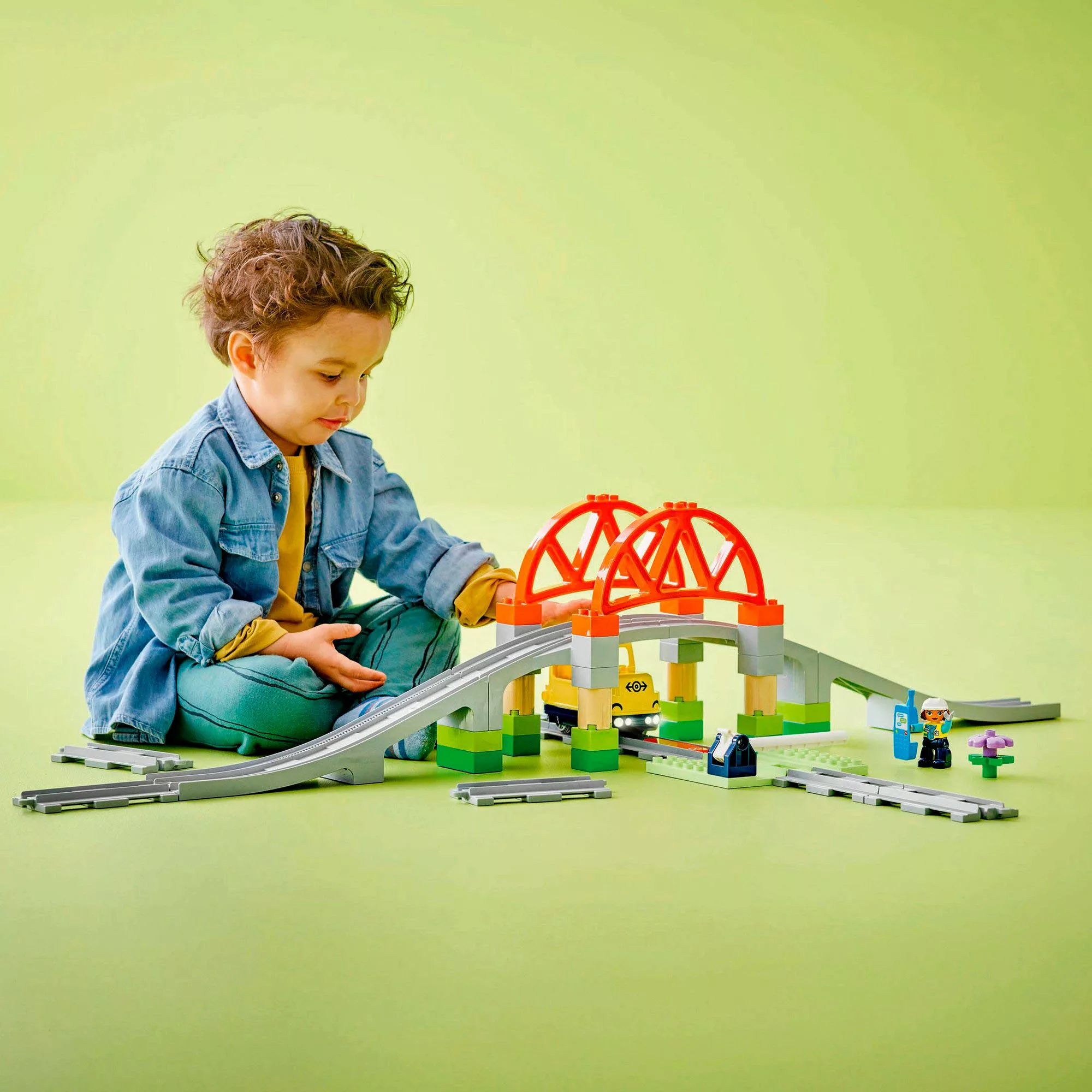 LEGO® Eisenbahnbrücke und Schienen – Erweiterungsset günstig online kaufen