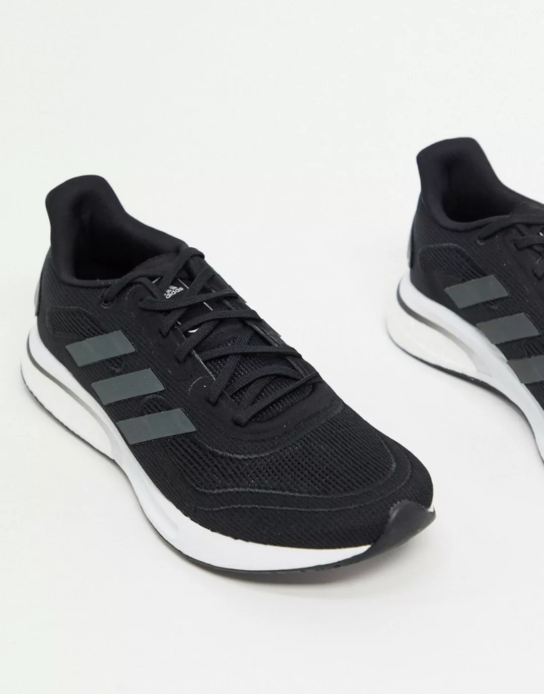 adidas – Supernova – Schwarze Laufsneaker günstig online kaufen