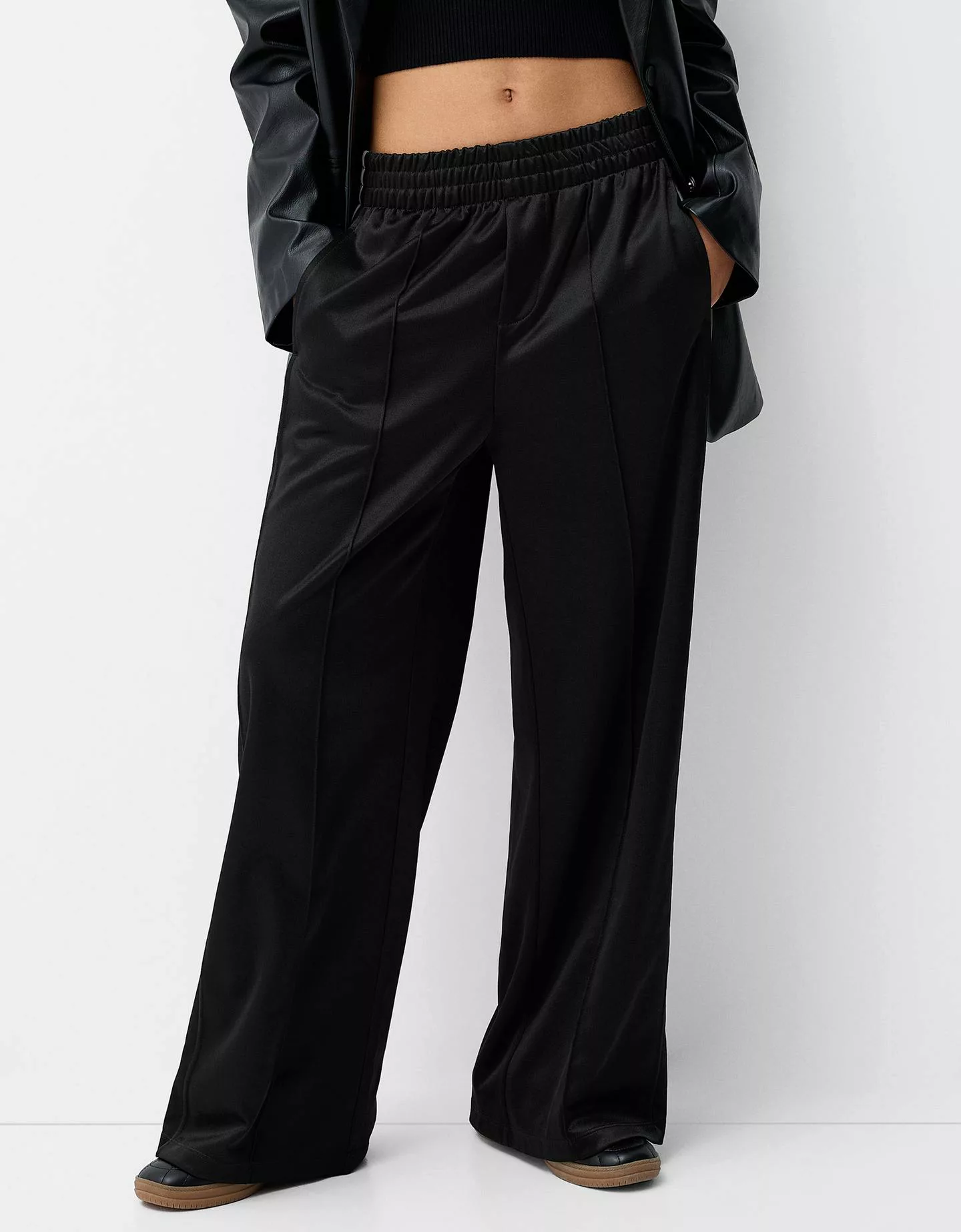 Bershka Hose Mit Seitlichem Streifen Damen Xl Schwarz günstig online kaufen