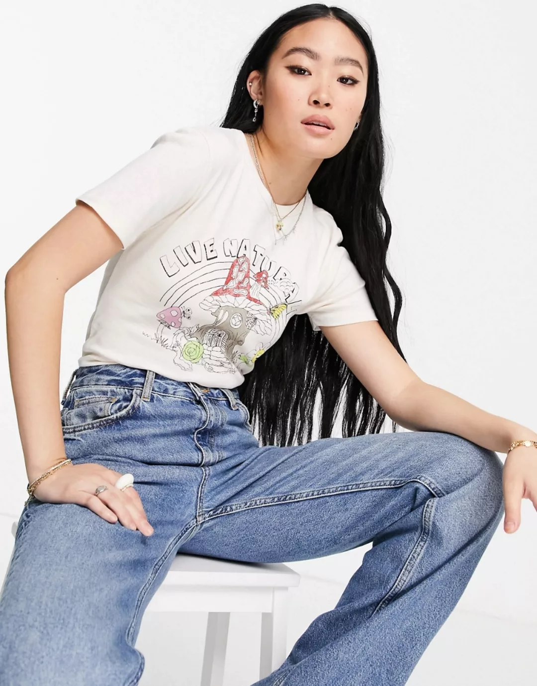 Topshop – T-Shirt mit Pilz-Baby-Grafik in Ecru-Weiß günstig online kaufen
