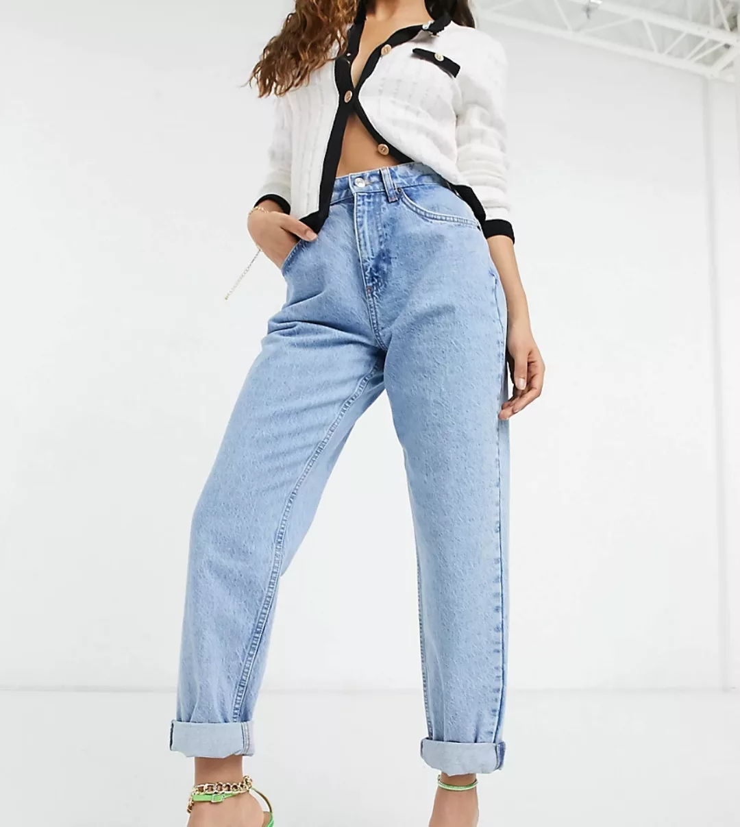 ASOS DESIGN Petite – Superbequeme Mom-Jeans mit hohem Bund in leuchtendem B günstig online kaufen