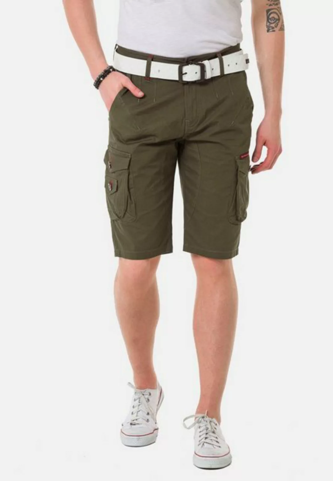 Cipo & Baxx Shorts mit praktischen Cargotaschen günstig online kaufen