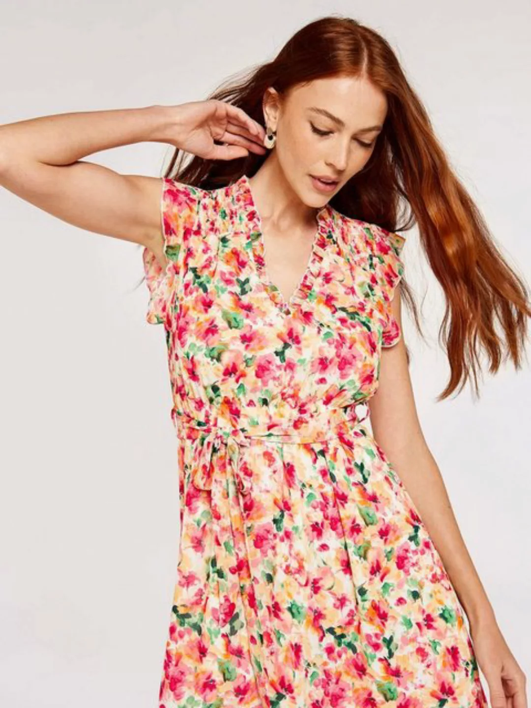 Apricot Sommerkleid mit Blumenmuster, in Etagenoptik günstig online kaufen