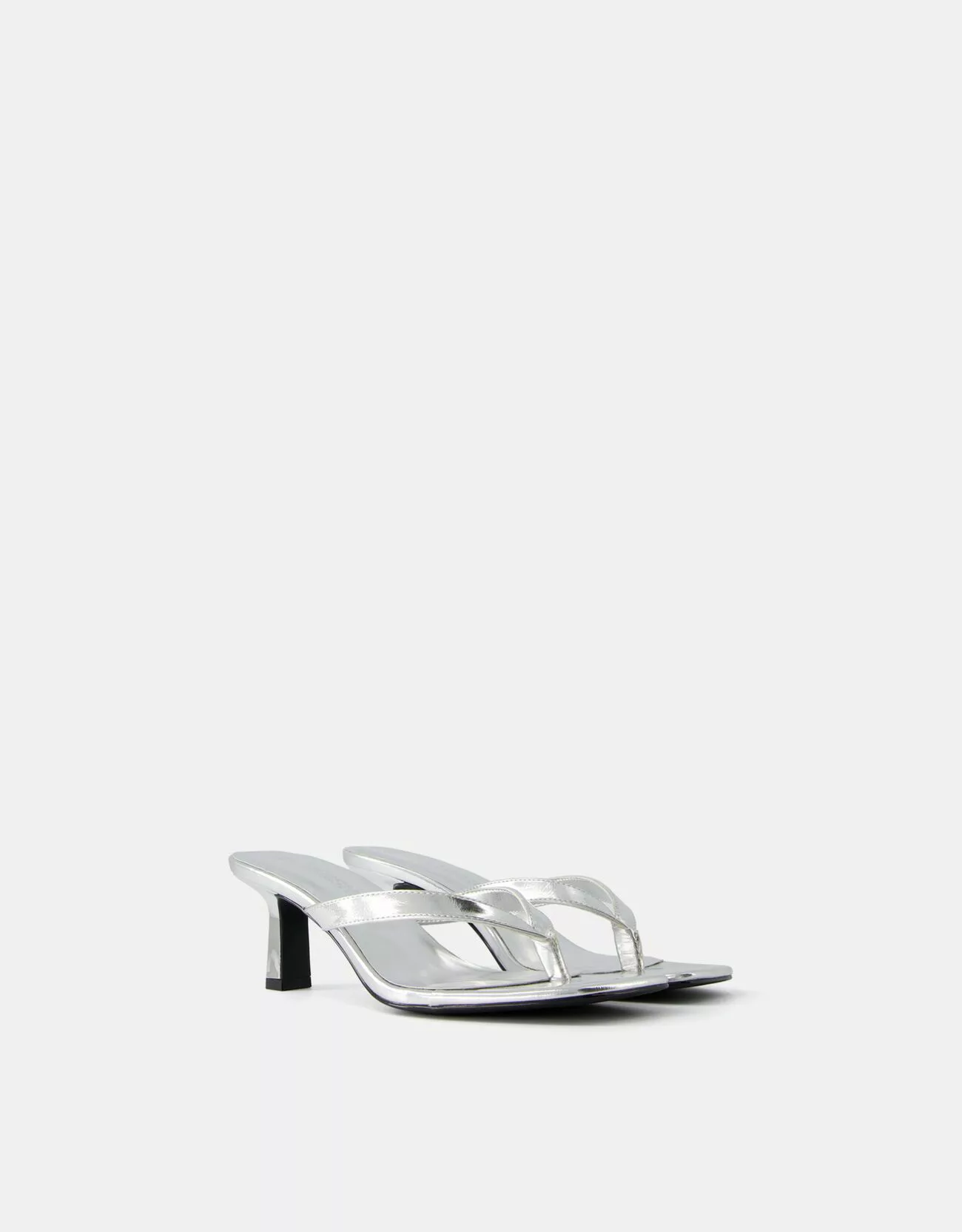 Bershka Metallisierte Sandalen Mit Kitten-Heels Damen 41 Silber günstig online kaufen