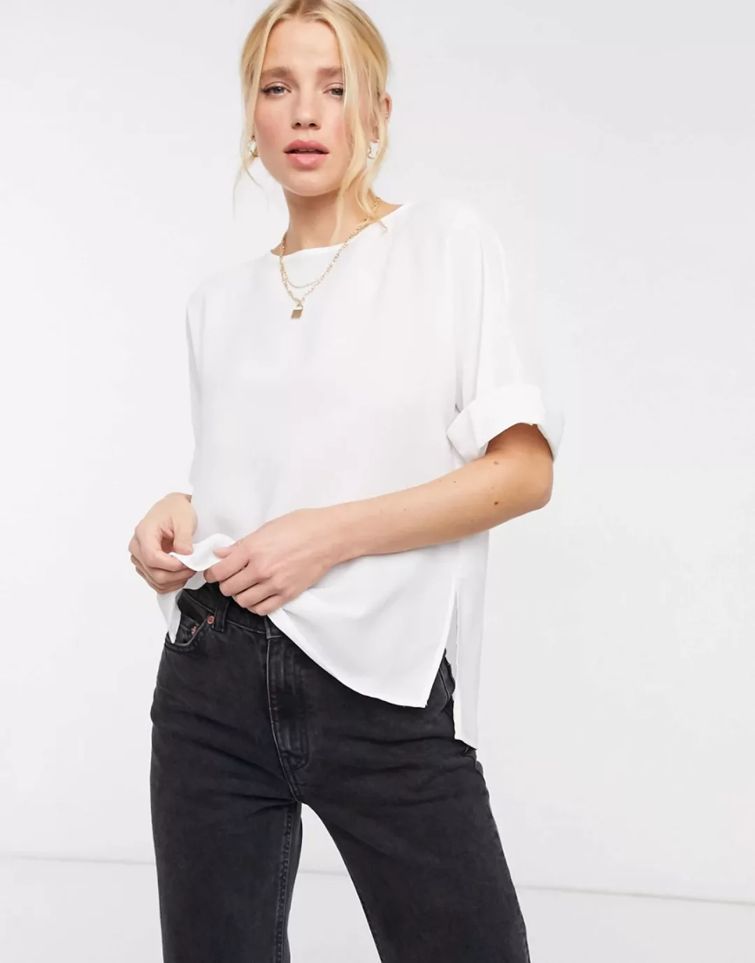 ASOS DESIGN – Oversize-T-Shirt mit umgeschlagenen Ärmeln in Elfenbein-Weiß günstig online kaufen