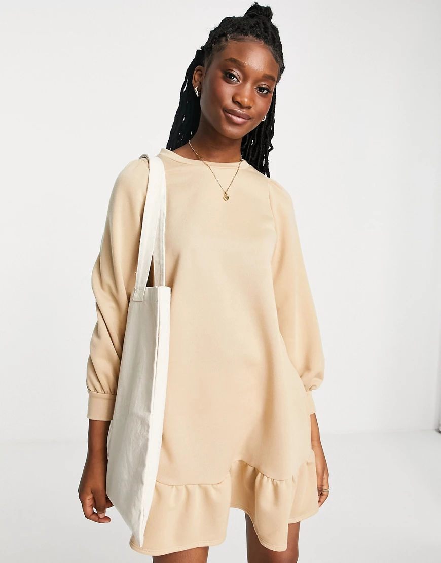 Miss Selfridge – Sweatshirtkleid in Camel mit Rüschensaum-Braun günstig online kaufen