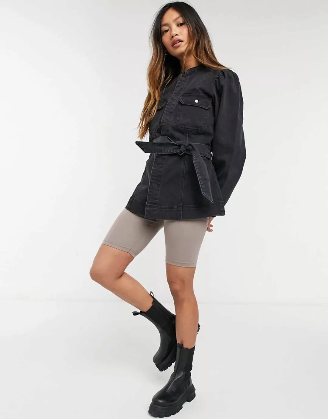 Vero Moda – Jeansjacke mit Gürtel und überschnittenen Ärmeln in Schwarz günstig online kaufen