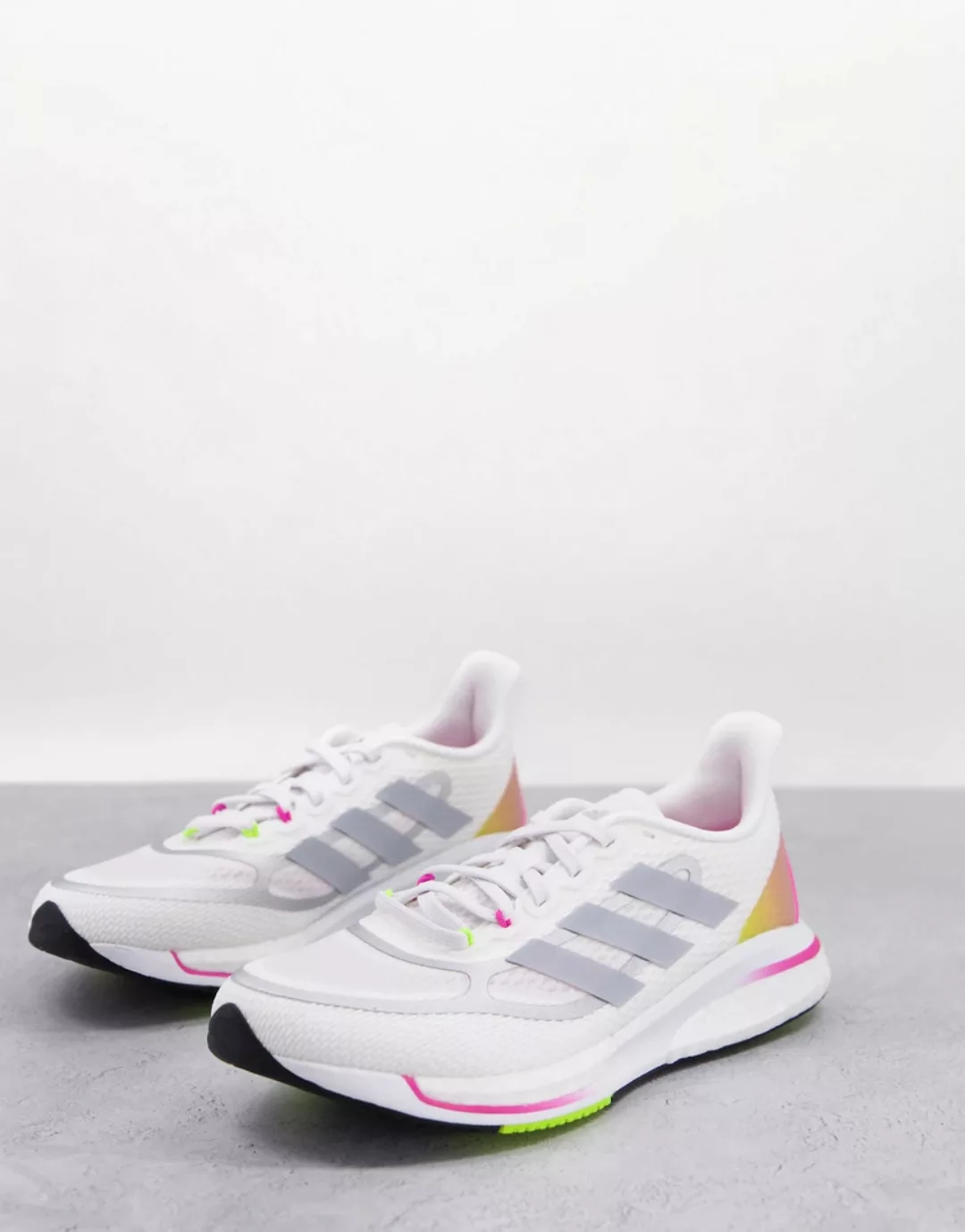 adidas Running – Supernova+ – Sneaker in Weiß günstig online kaufen