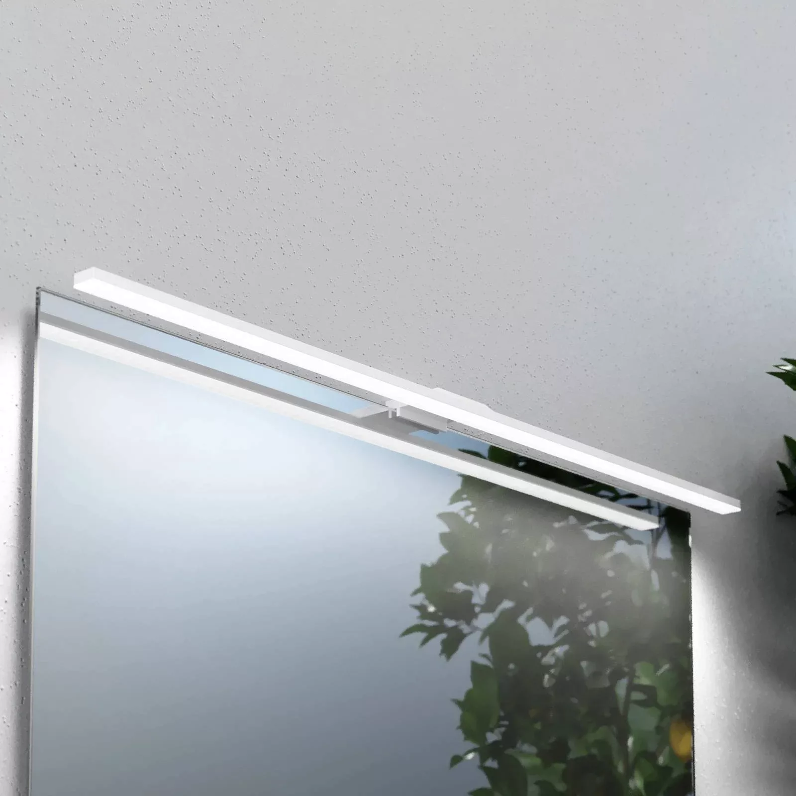 LED-Spiegelleuchte Triga, IP44, weiß, 80cm, 4.000K günstig online kaufen