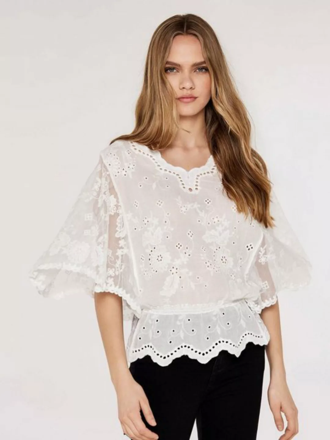 Apricot Klassische Bluse Floral Broderie Batwing Top, (1-tlg) mit Spitze günstig online kaufen