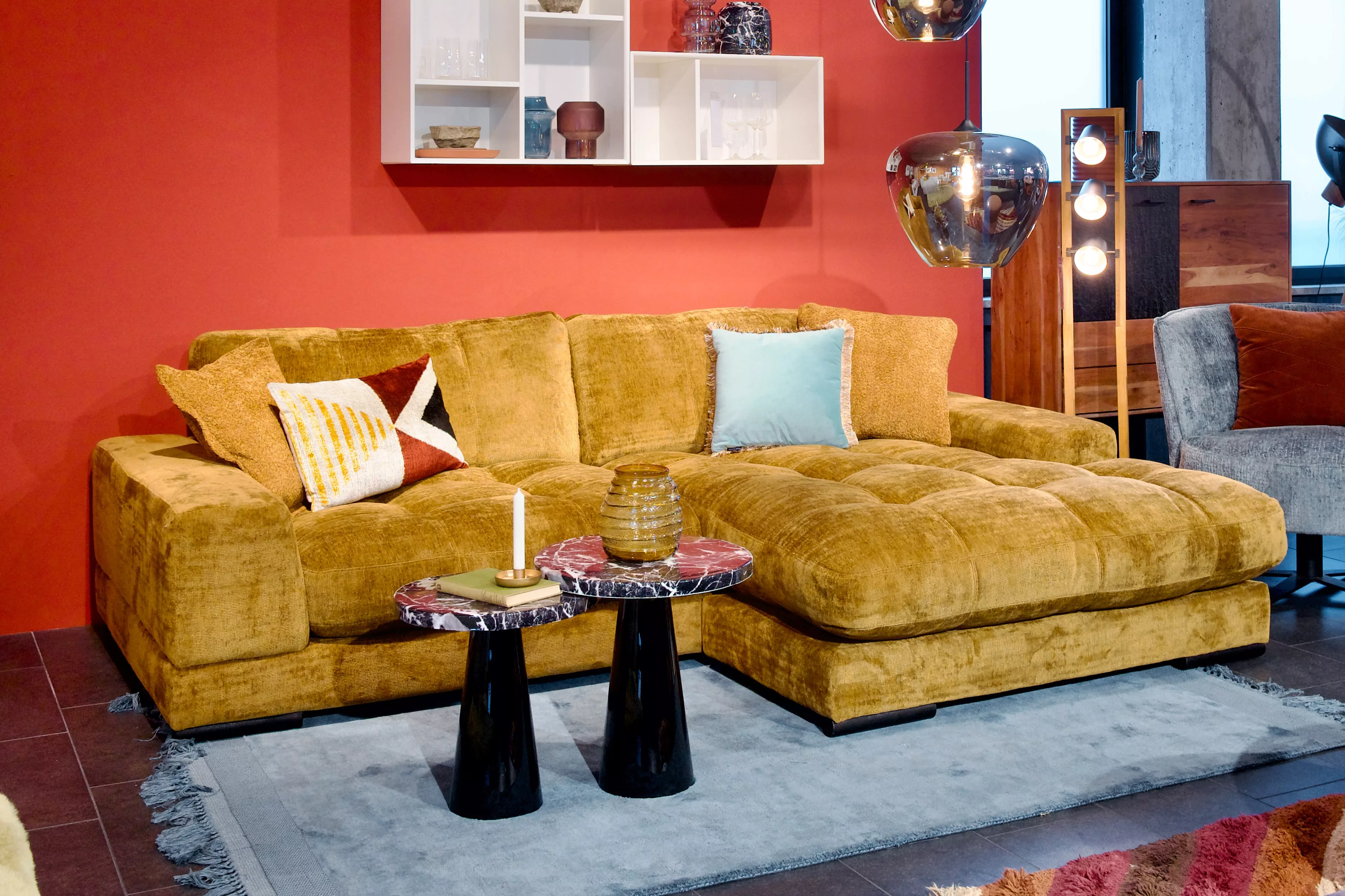 Big Sofa Serena mit Ottomane in goldenem Chenillebezug günstig online kaufen