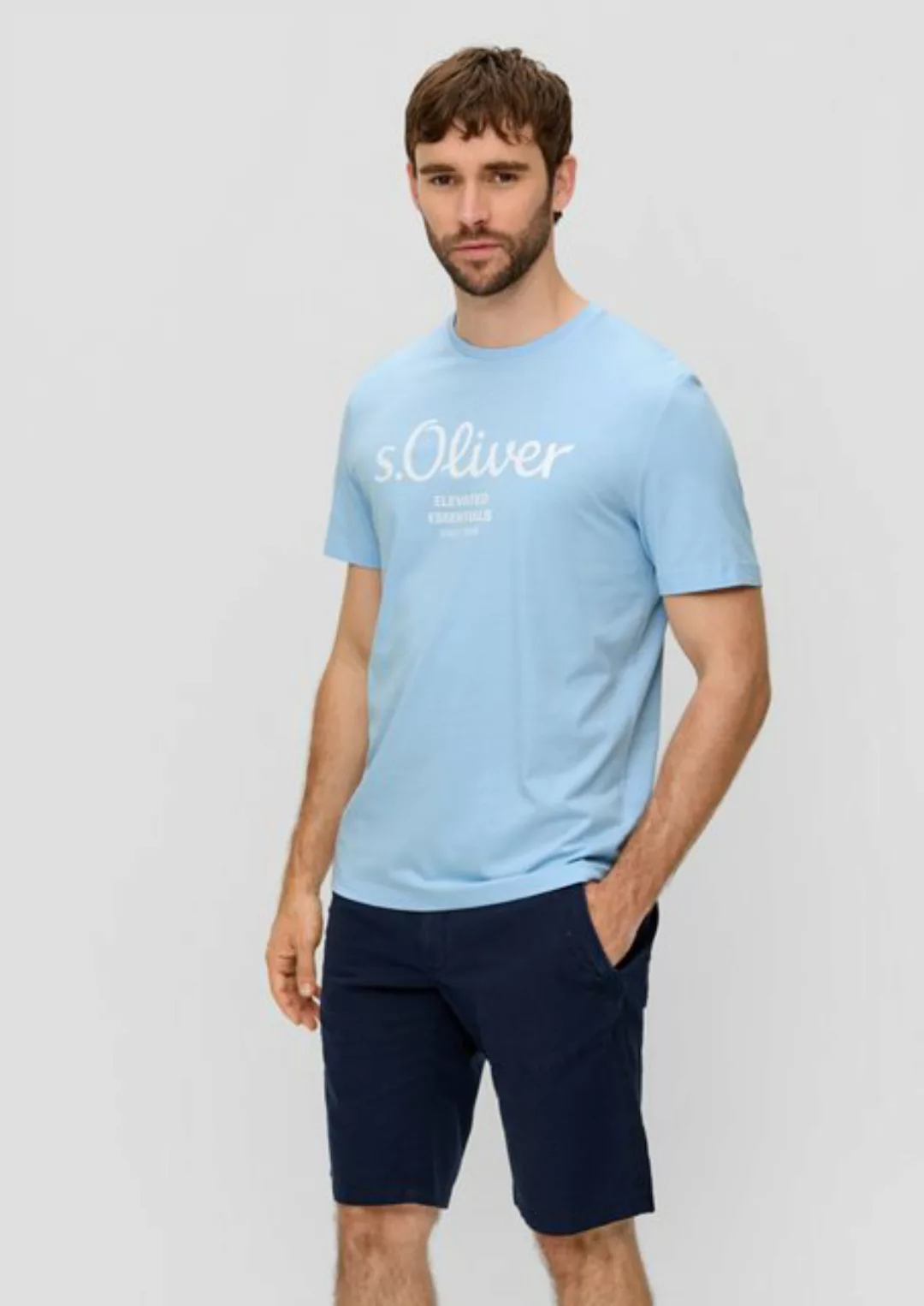 s.Oliver Kurzarmshirt T-Shirt aus Baumwolle mit Label-Print Artwork günstig online kaufen