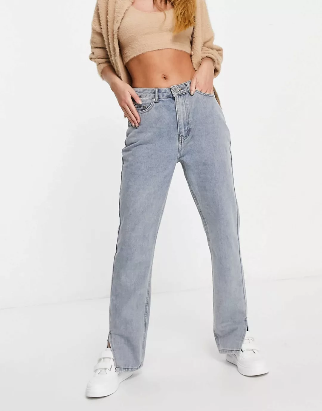 Missguided – Gerade geschnittene Jeans mit Seitenschlitz in verwaschenem He günstig online kaufen