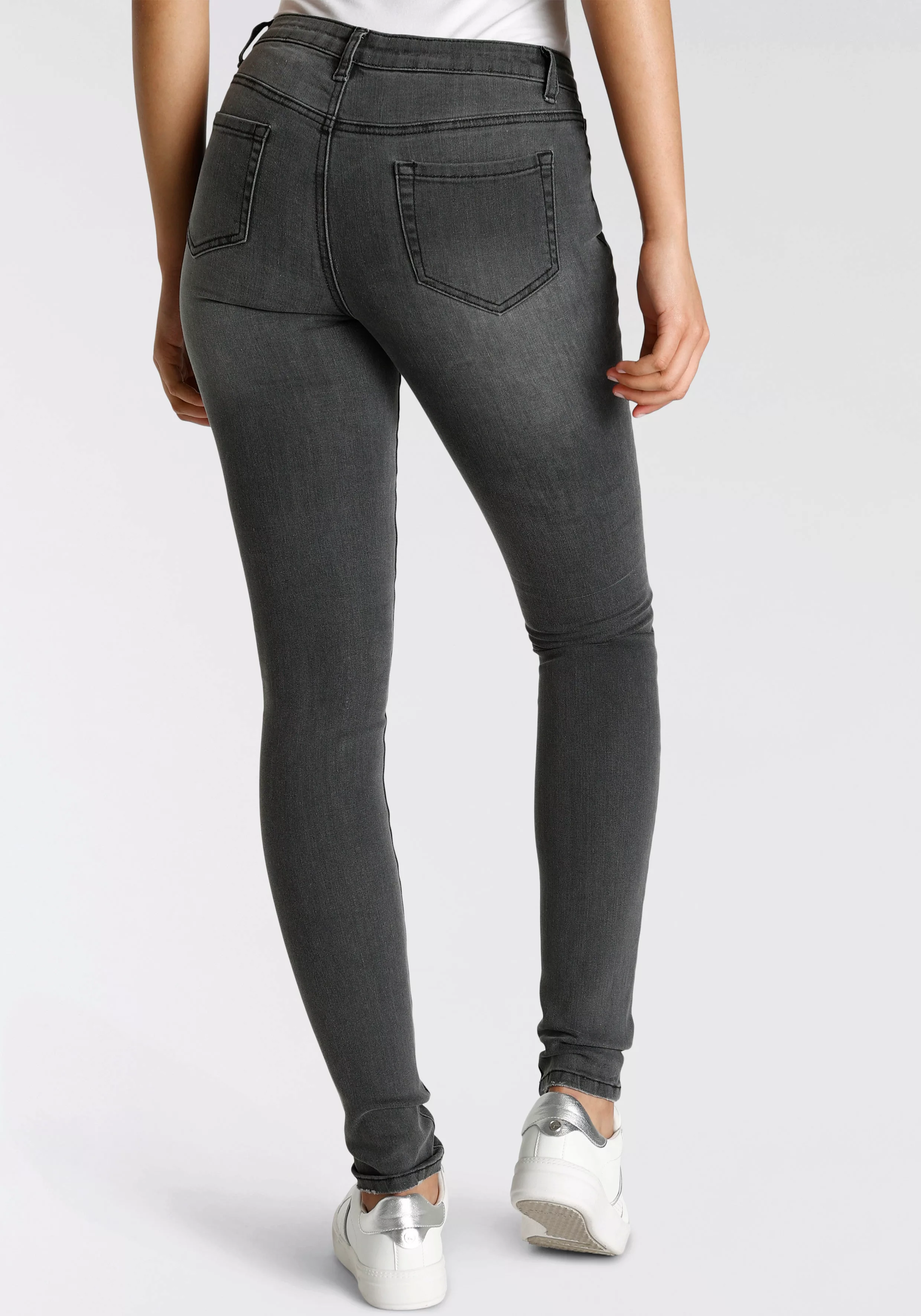 Bruno Banani 5-Pocket-Jeans Schädel- Applikation NEUE KOLLEKTION günstig online kaufen