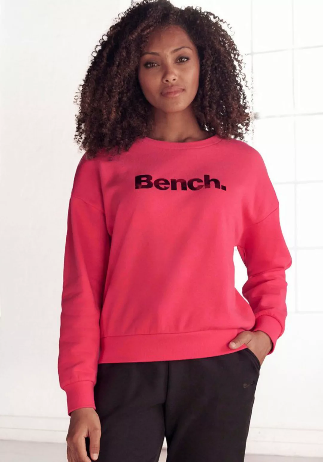 Bench. Loungewear Sweatshirt mit glänzendem Logodruck, Loungewear günstig online kaufen