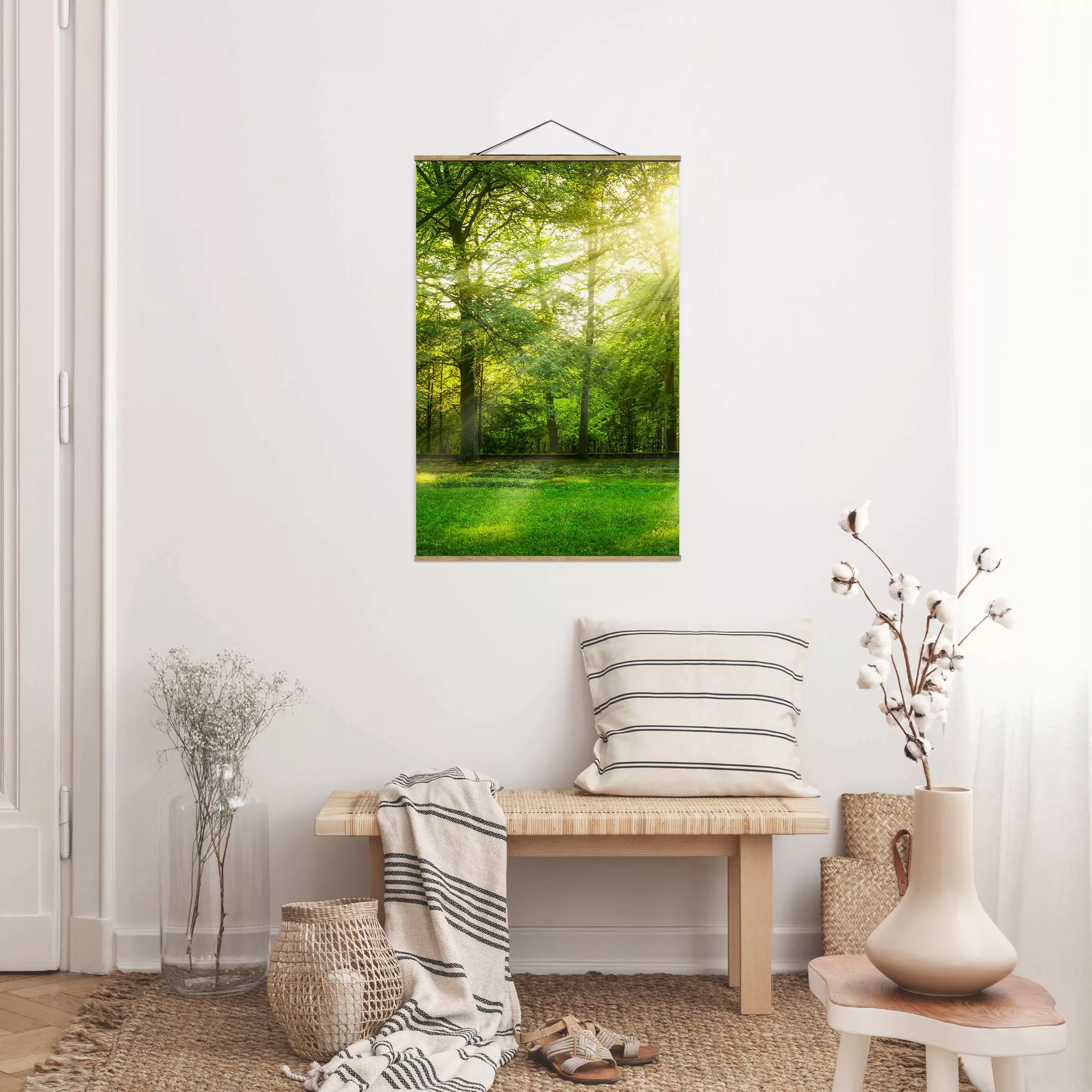 Stoffbild mit Posterleisten Spaziergang im Wald günstig online kaufen