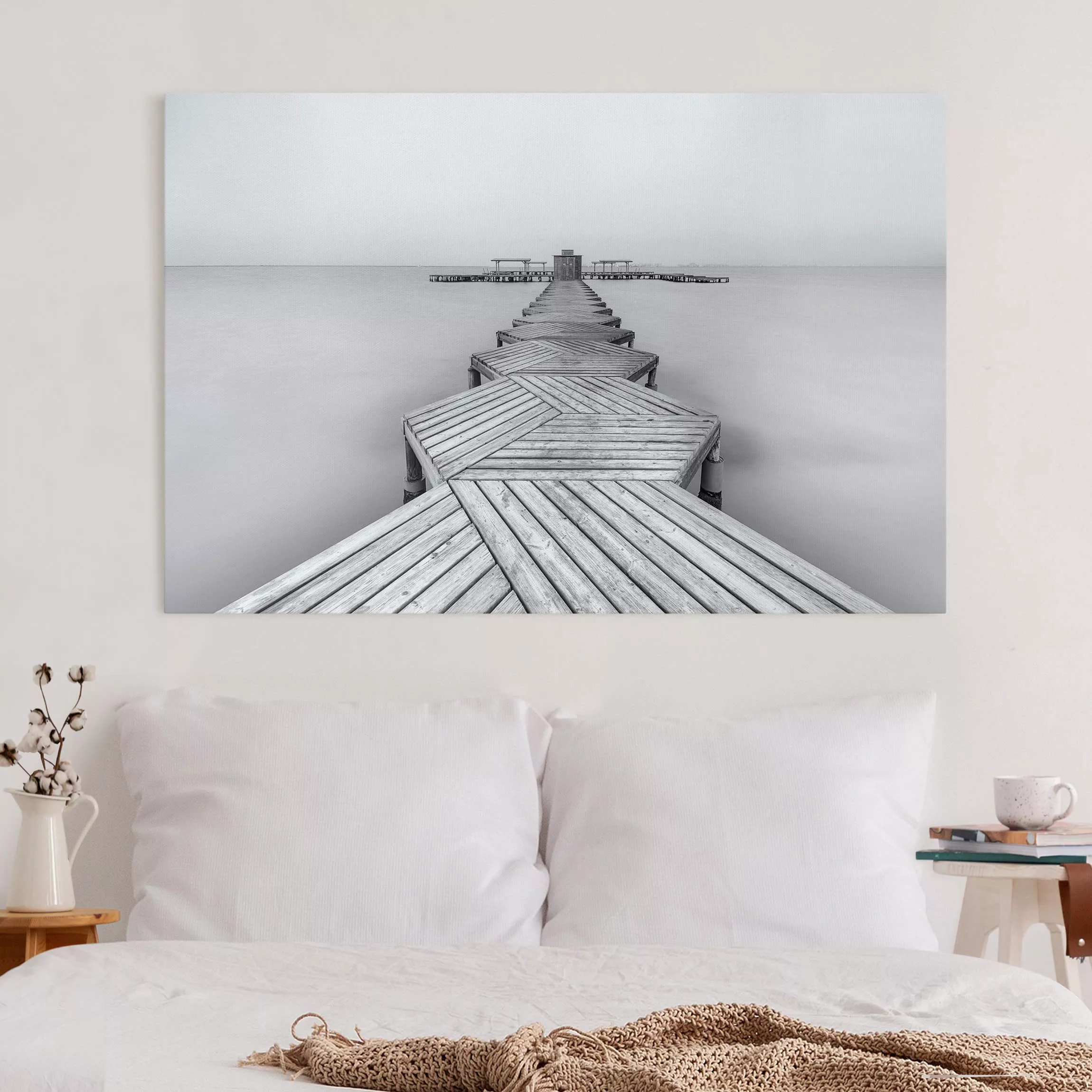 Leinwandbild Schwarz-Weiß - Querformat Hölzerner Pier und Schwarz-weiß günstig online kaufen