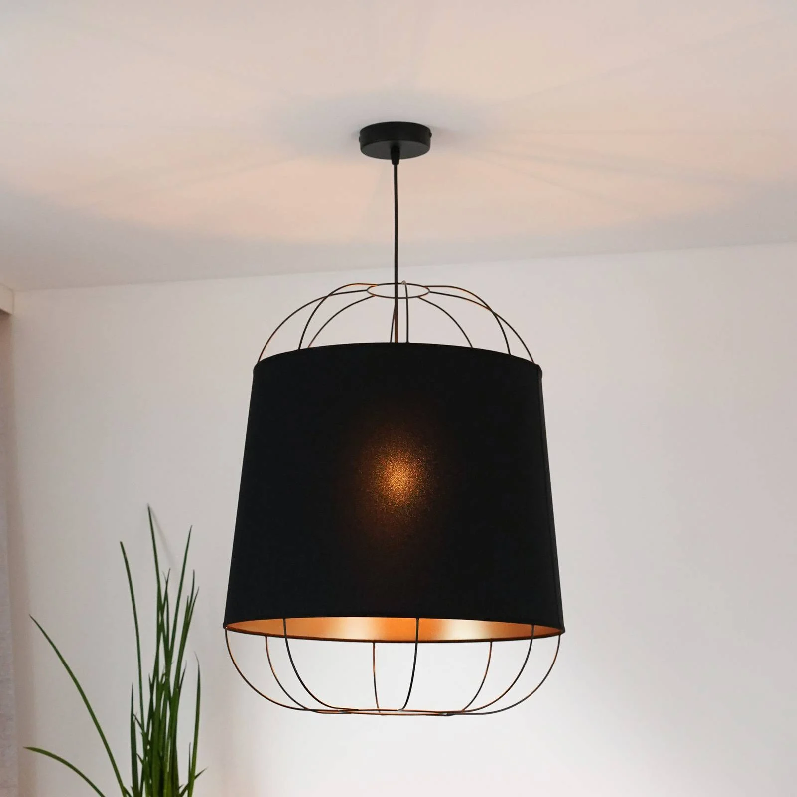 Hängeleuchte Lantern Medium, schwarz/gold, Stoff, E27 günstig online kaufen