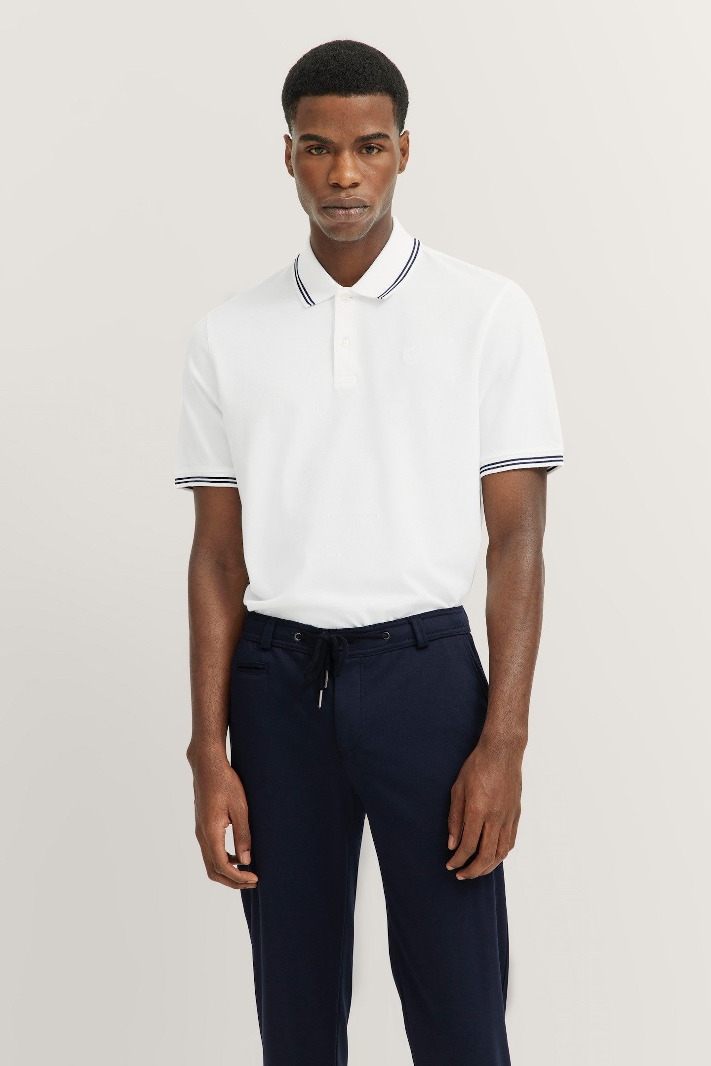 bugatti Poloshirt, mit Kontraststreifen und Bruststickerei günstig online kaufen