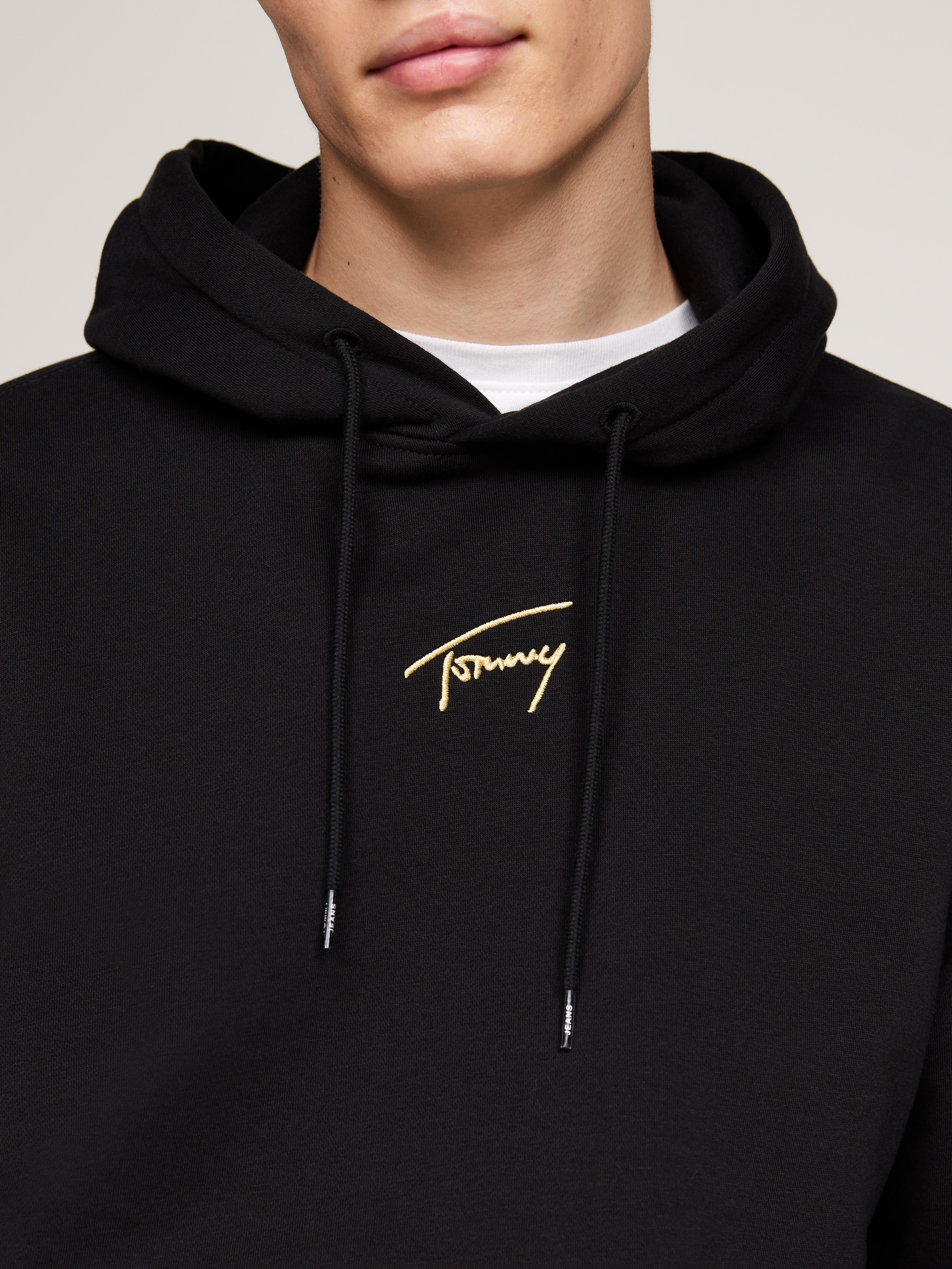 Tommy Jeans Sweatshirt "TJM REG GOLD SIGNT HOODIE EXT", mit bestickten Mark günstig online kaufen