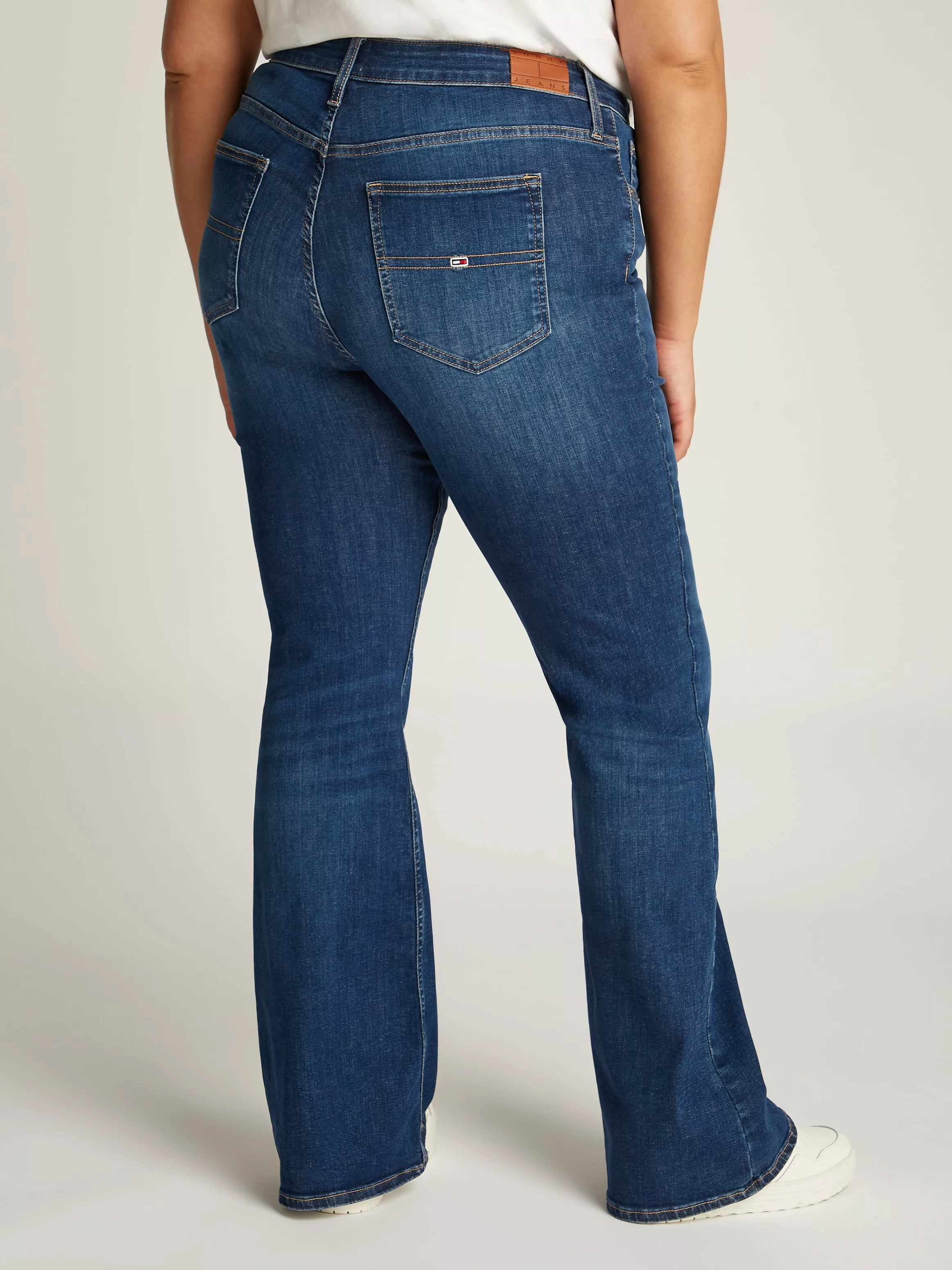 Tommy Jeans Curve Schlagjeans CRV SYLVIA HGH FLR in Großen Größen im 5-Pock günstig online kaufen