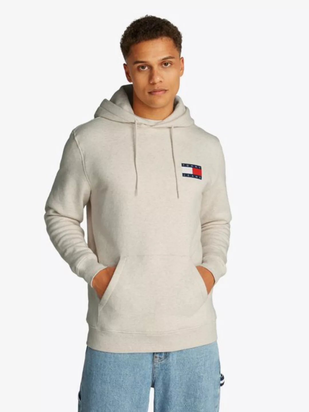 Tommy Jeans Sweatshirt TJM REG ESSENTIAL FLAG HOOD EXT mit bedruckten Marke günstig online kaufen