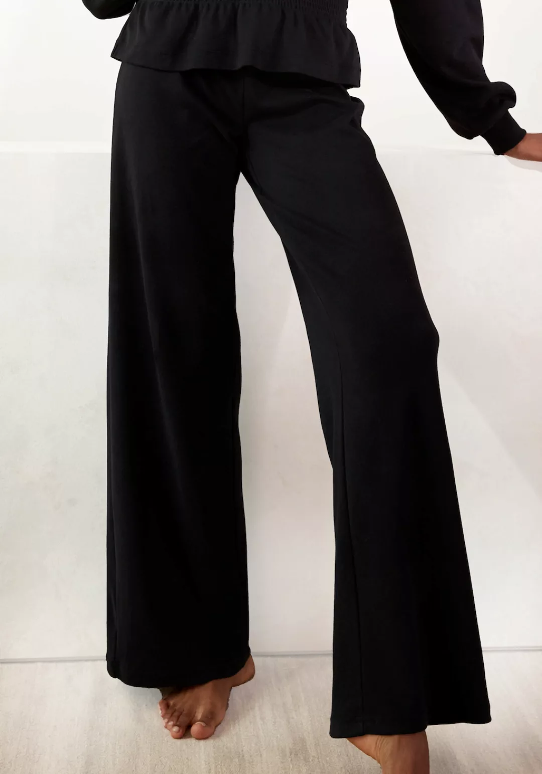 LASCANA Sweathose "-Loungehose", mit ausgestelltem Bein, Loungewear günstig online kaufen