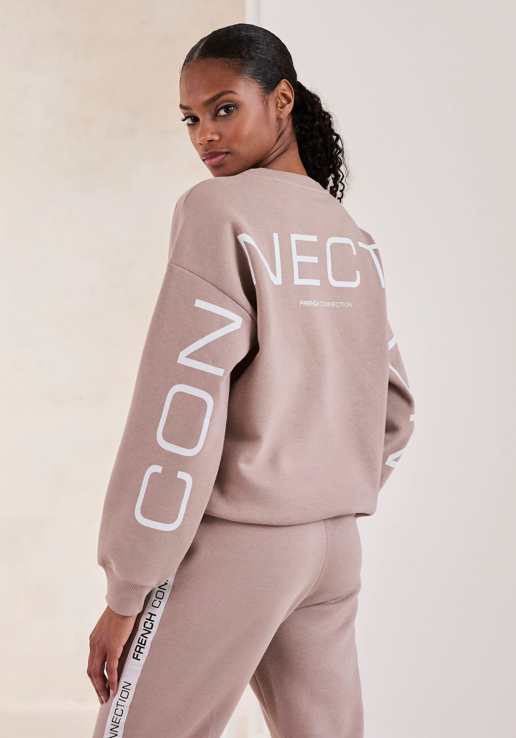 French Connection Sweatshirt, mit großem Logodruck auf dem Rücken günstig online kaufen