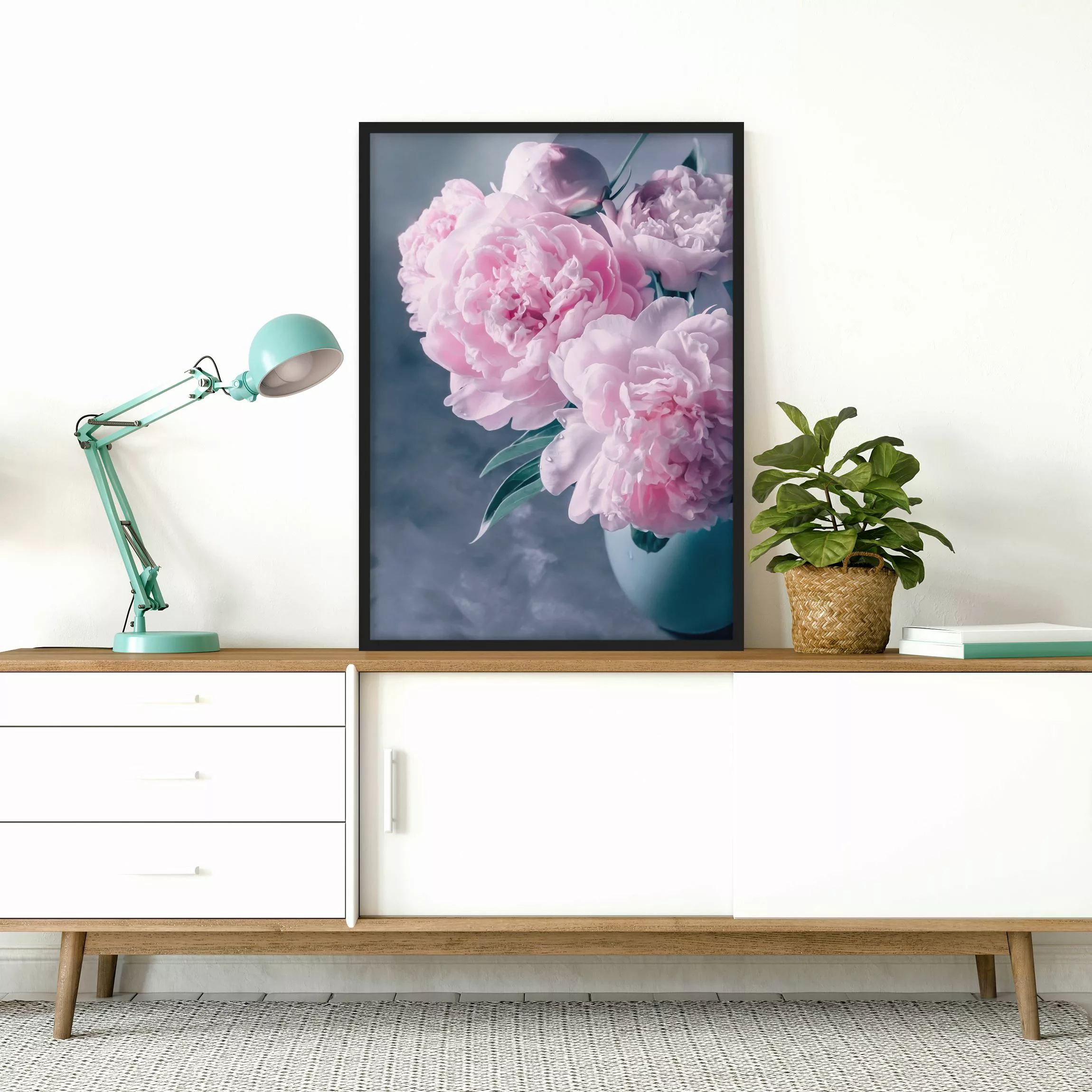 Bild mit Rahmen Blumen - Hochformat Vase mit Rosa Pfingstrosen Shabby günstig online kaufen