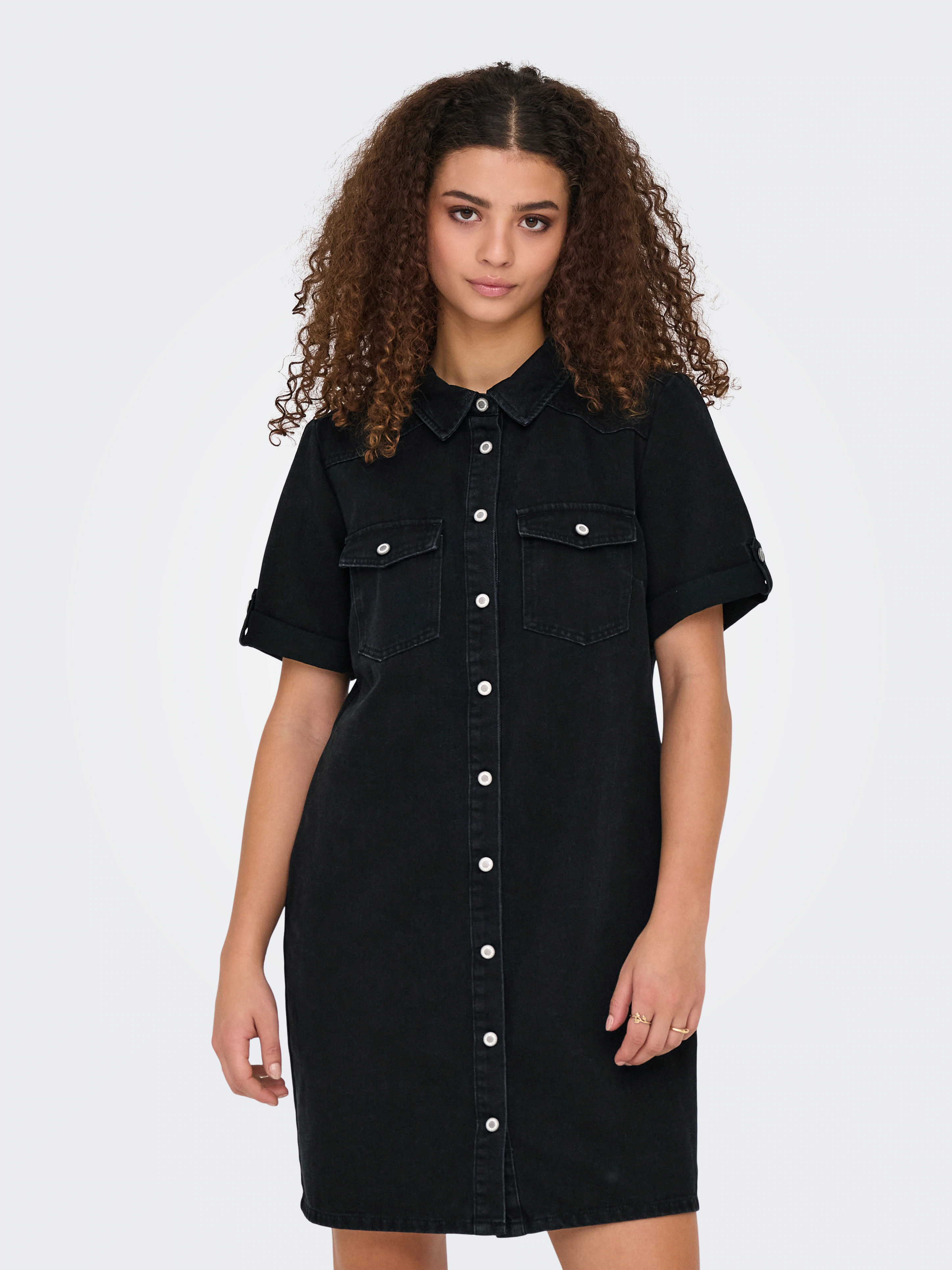 ONLY Jeanskleid "ONLLISA – Denimkleid mit Knopfleiste und Brusttaschen", mo günstig online kaufen