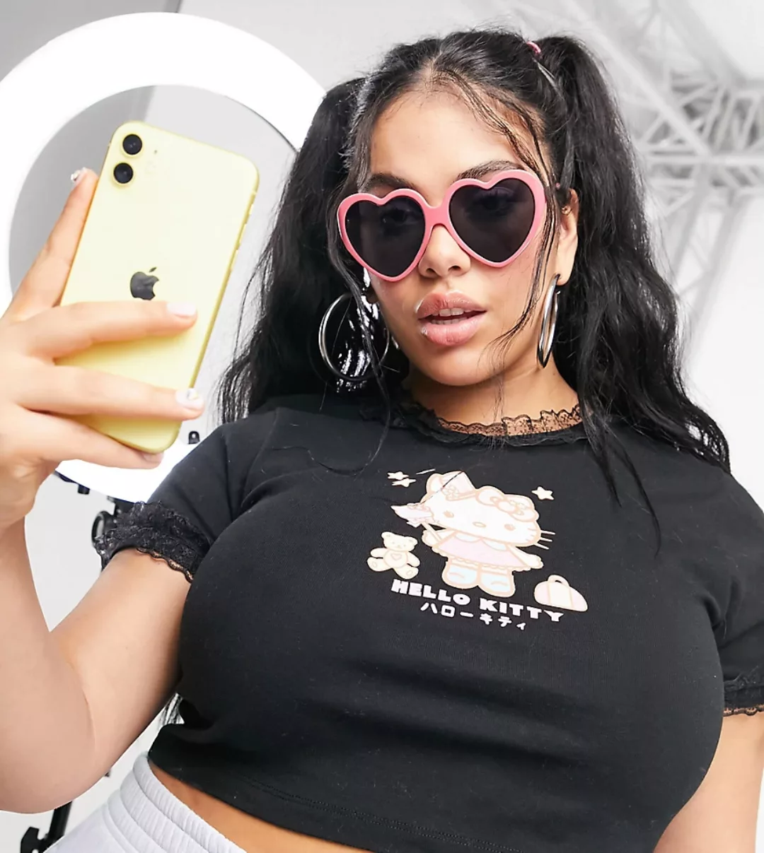 New Girl Order Curve x Hello Kitty – Kurz geschnittenes T-Shirt mit Rüschen günstig online kaufen