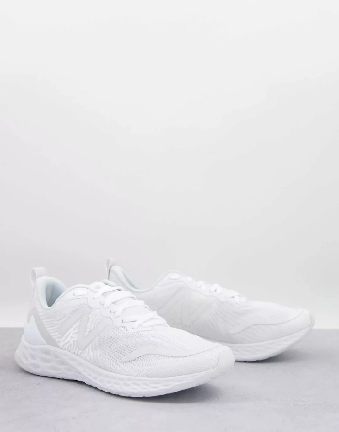 New Balance – Running Fresh Foam Tempo – Lauf-Sneaker in Weiß günstig online kaufen