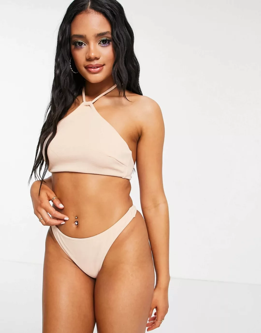 ASOS DESIGN – Mix and Match – Neckholder-Bikinioberteil aus Frottee in Sand günstig online kaufen