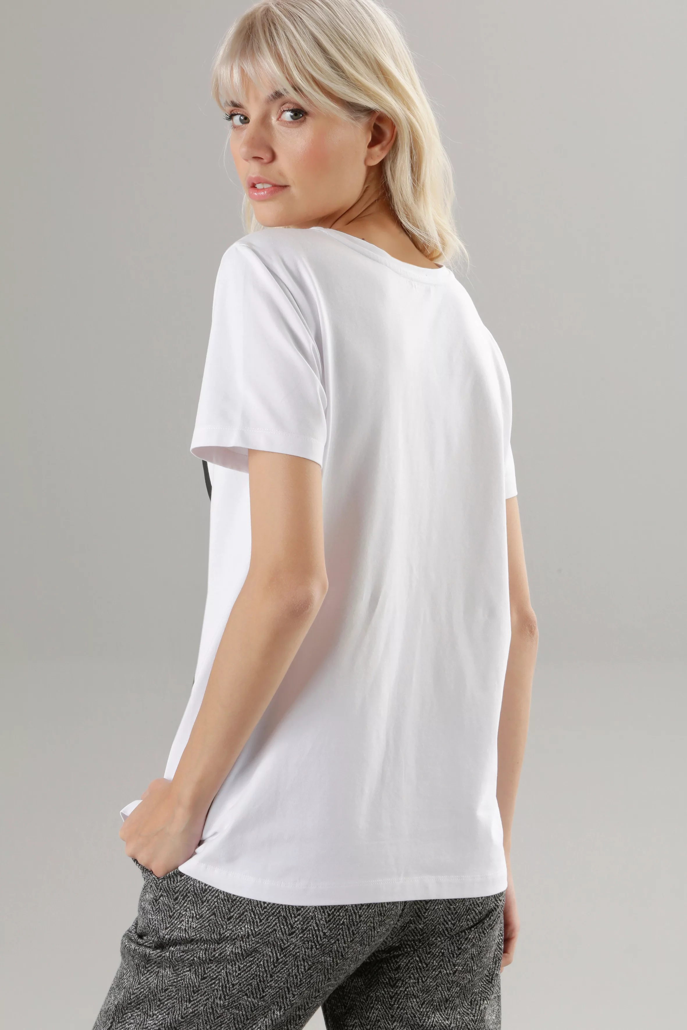 Aniston SELECTED T-Shirt, mit Strasssteinen verziert günstig online kaufen