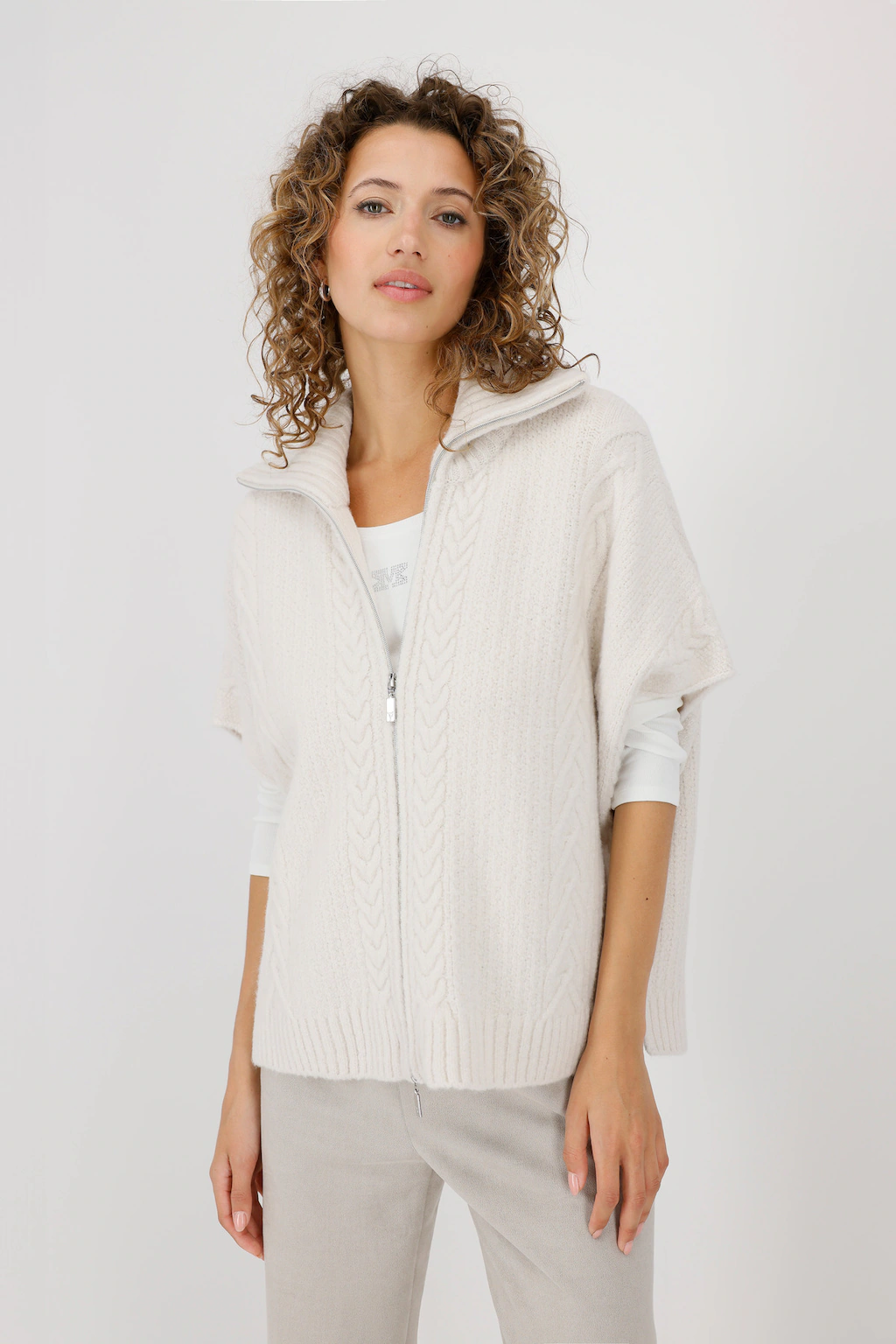 Monari Strickcape "Jacke Strickcape Zopf", Mit Rundhalsausschnitt günstig online kaufen