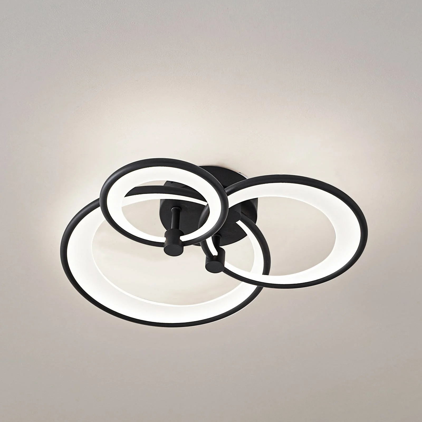 Lindby LED-Deckenlampe Sorma, schwarz, CCT, dimmbar günstig online kaufen