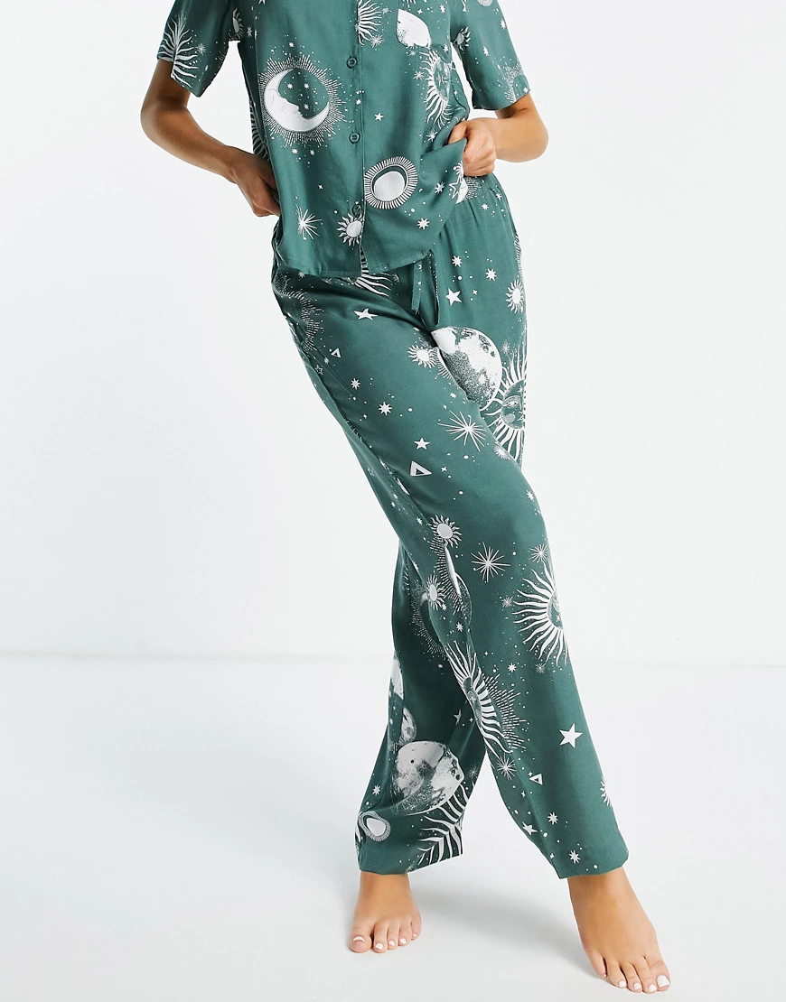 ASOS DESIGN – Mix & Match – Pyjamahose in Salbei mit Sternbild-Print aus 10 günstig online kaufen