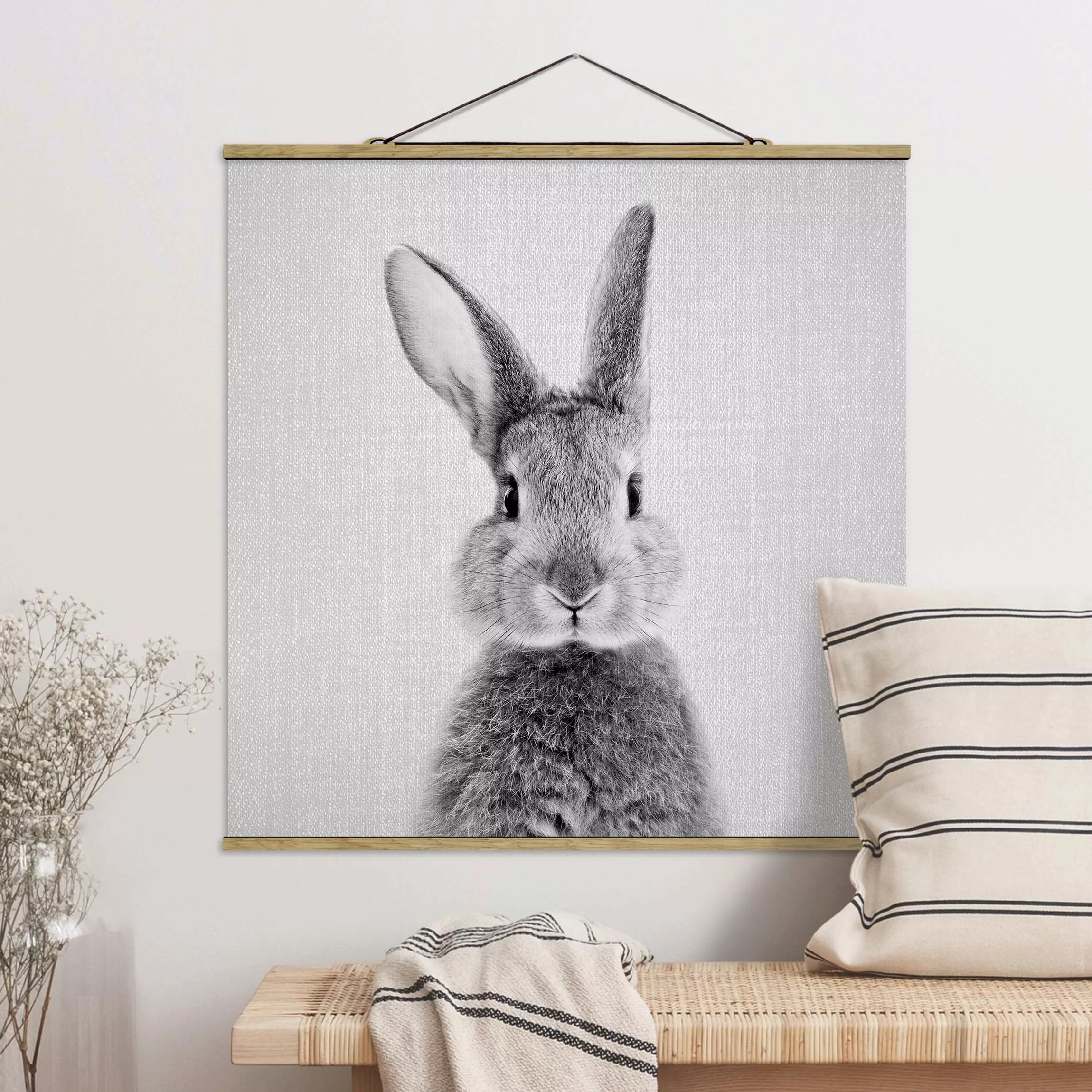 Stoffbild mit Posterleisten Hase Hilbert Schwarz Weiß günstig online kaufen