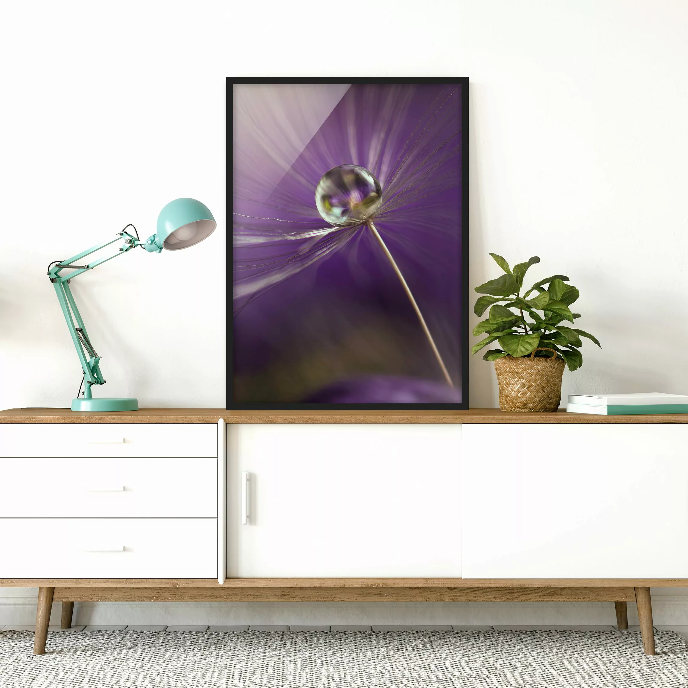 Bild mit Rahmen Blumen - Hochformat Pusteblume in Violett günstig online kaufen