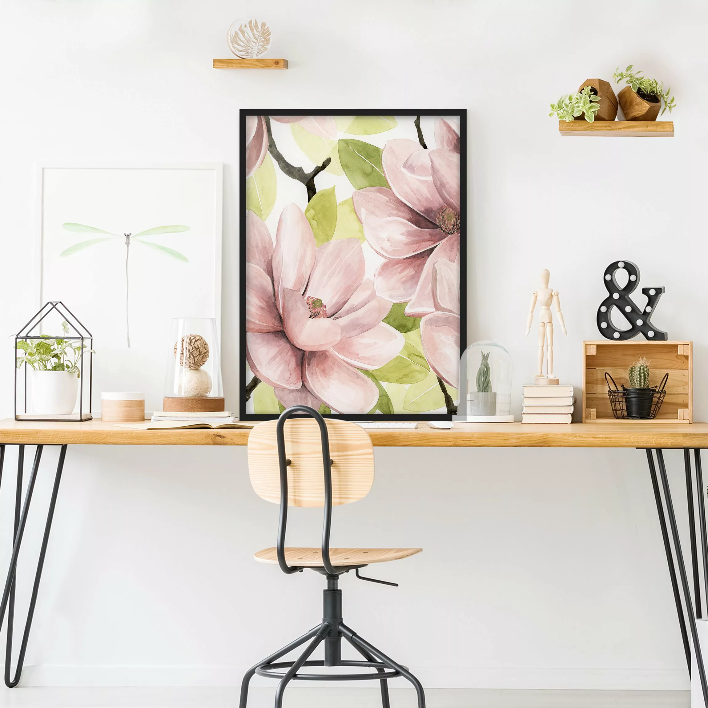 Bild mit Rahmen Blumen - Hochformat Magnolie errötet II günstig online kaufen