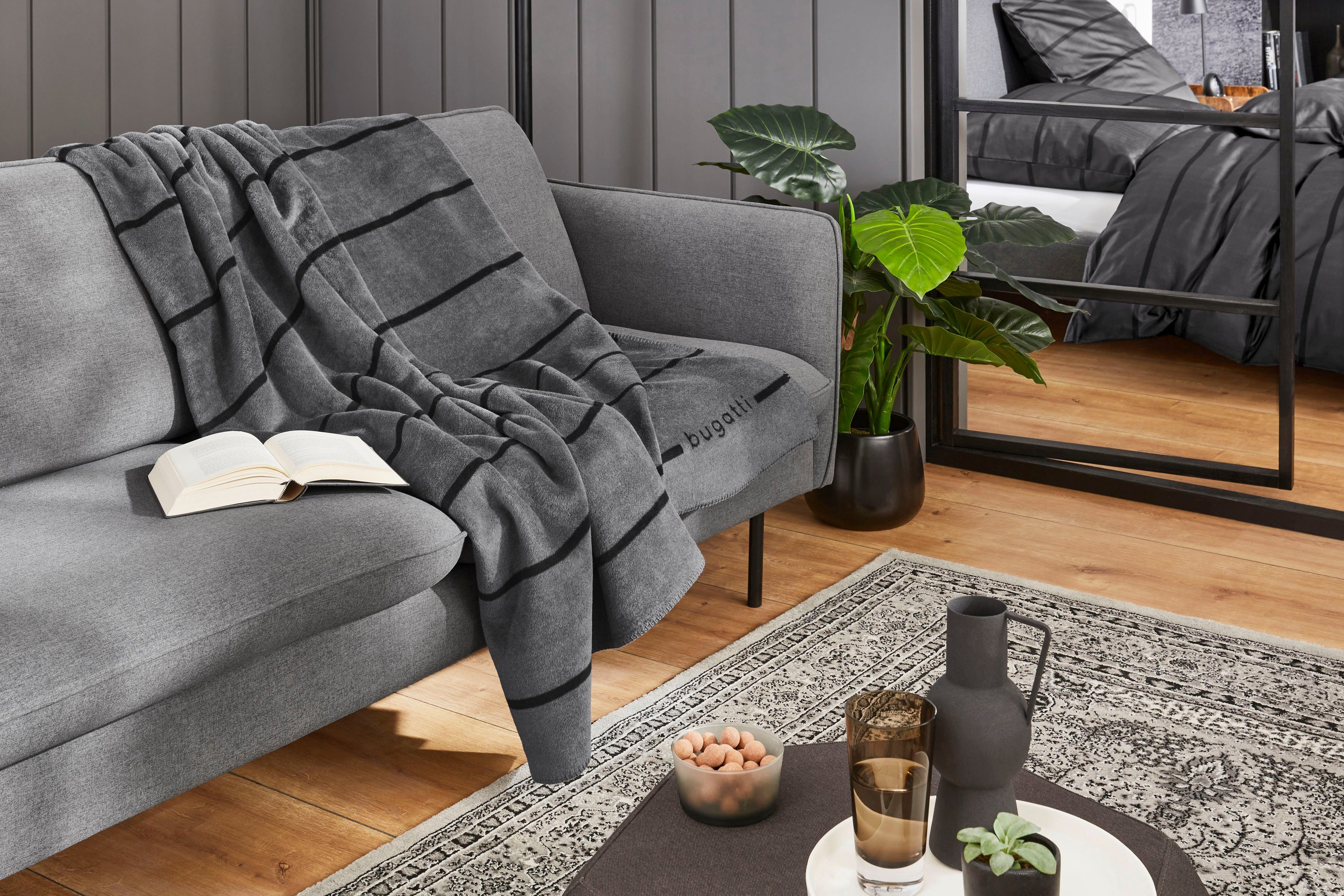 Wohndecke, bugatti, mit filigranen Streifen, Kuscheldecke günstig online kaufen