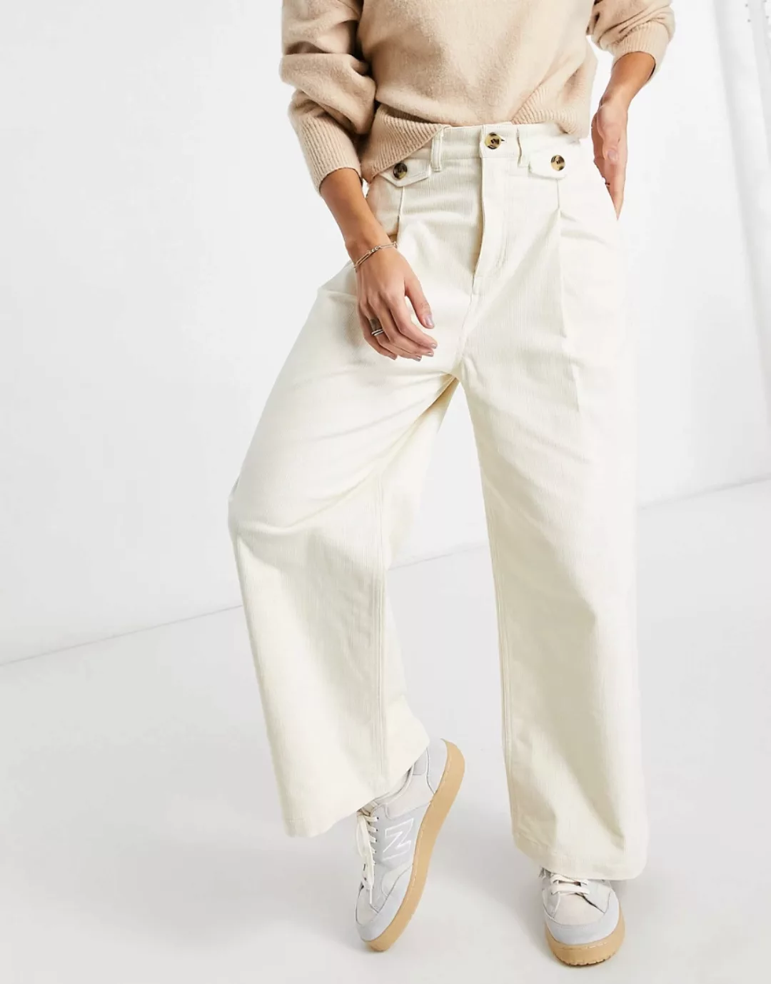 Monki – Naomi – Cord-Hose in Weiß aus Baumwolle mit weitem Bein günstig online kaufen