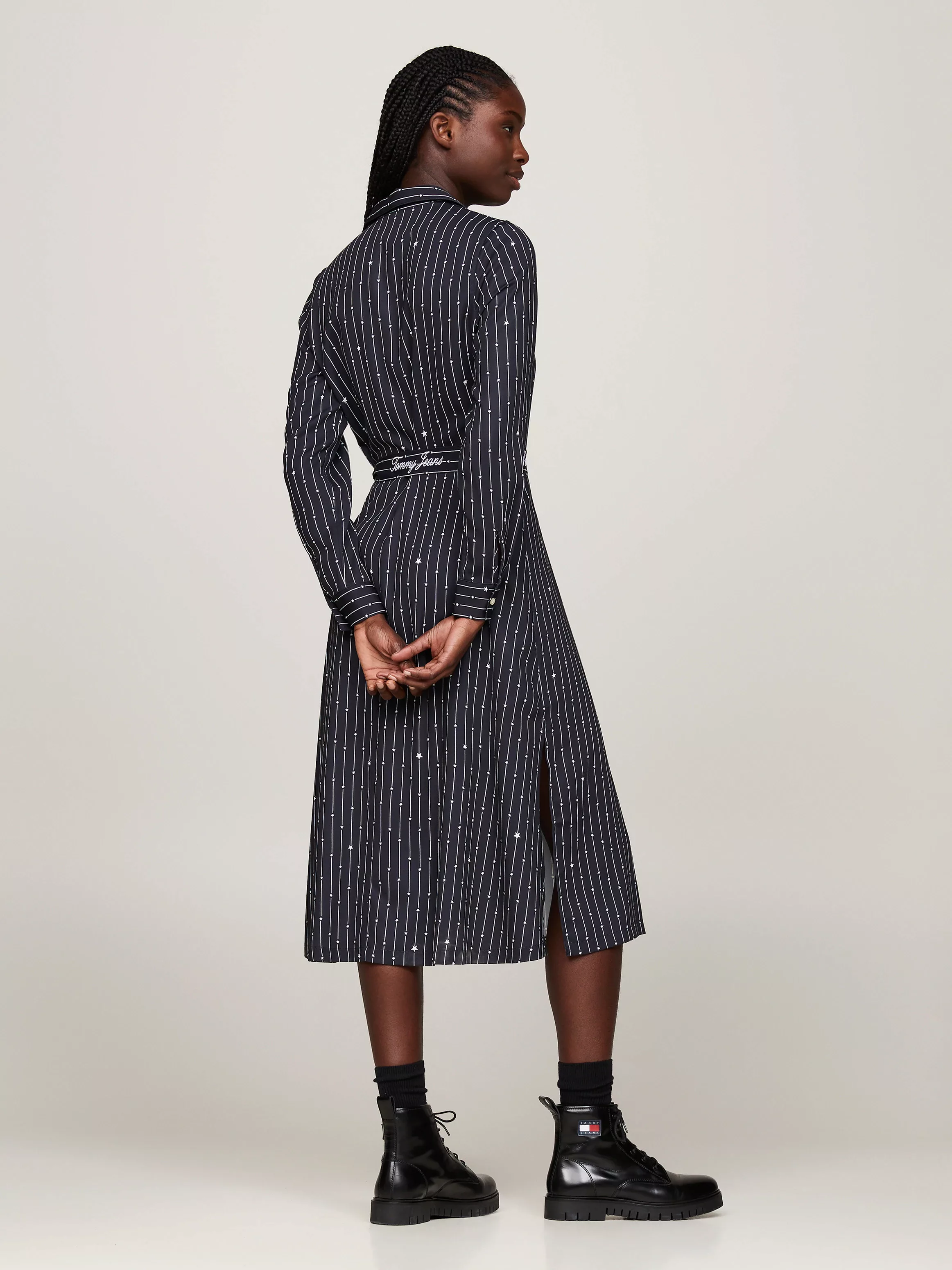 Tommy Jeans Strickkleid "TJW STRDST BELTED MIDI DRESS EXT", mit Gürtel, Str günstig online kaufen