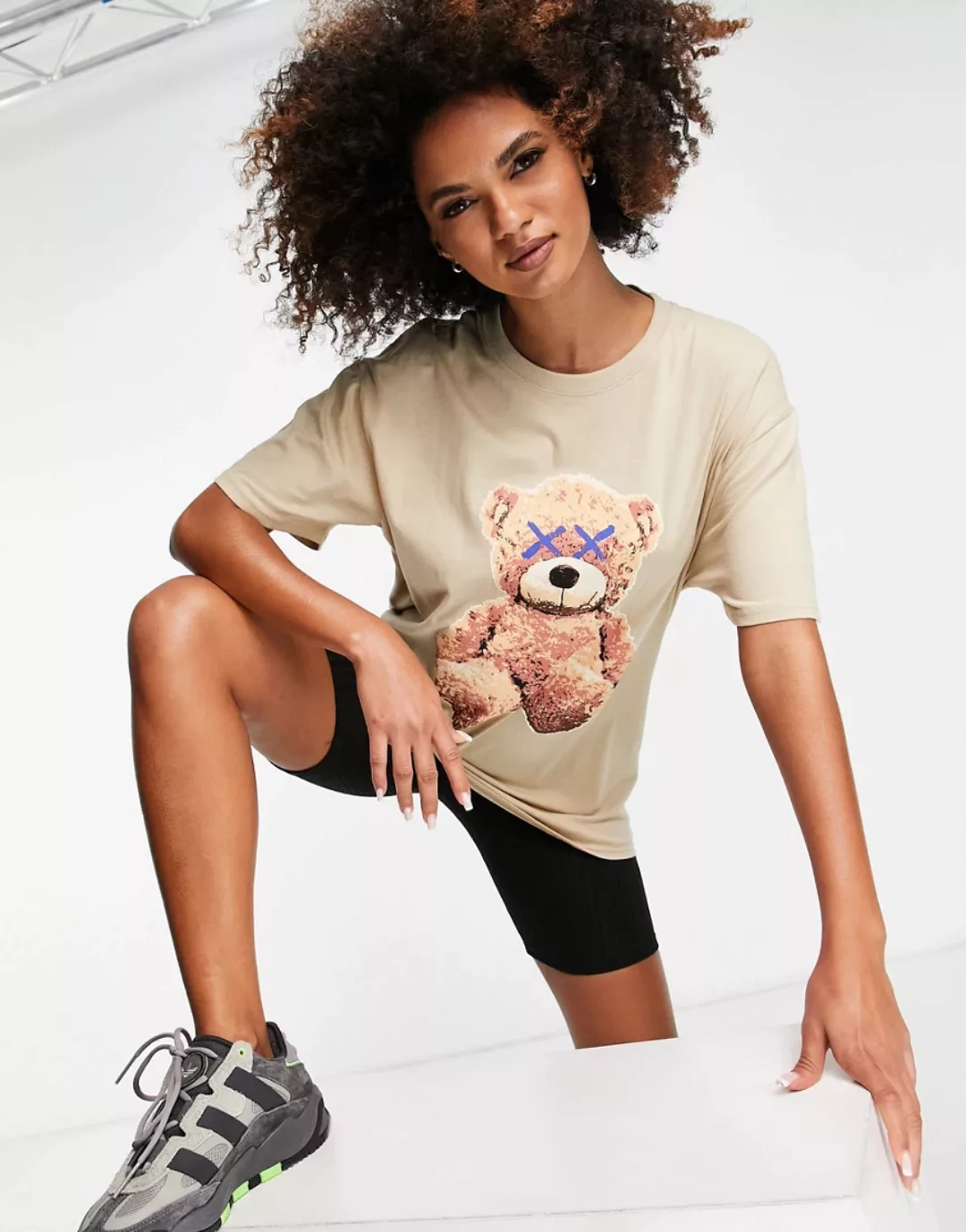 I Saw It First – T-Shirt mit Teddymotiv in Sand-Neutral günstig online kaufen