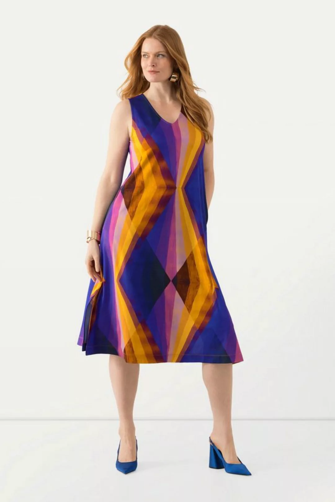 Ulla Popken Sommerkleid Slinky-Midikleid geometrisch V-Ausschnitt ärmellos günstig online kaufen